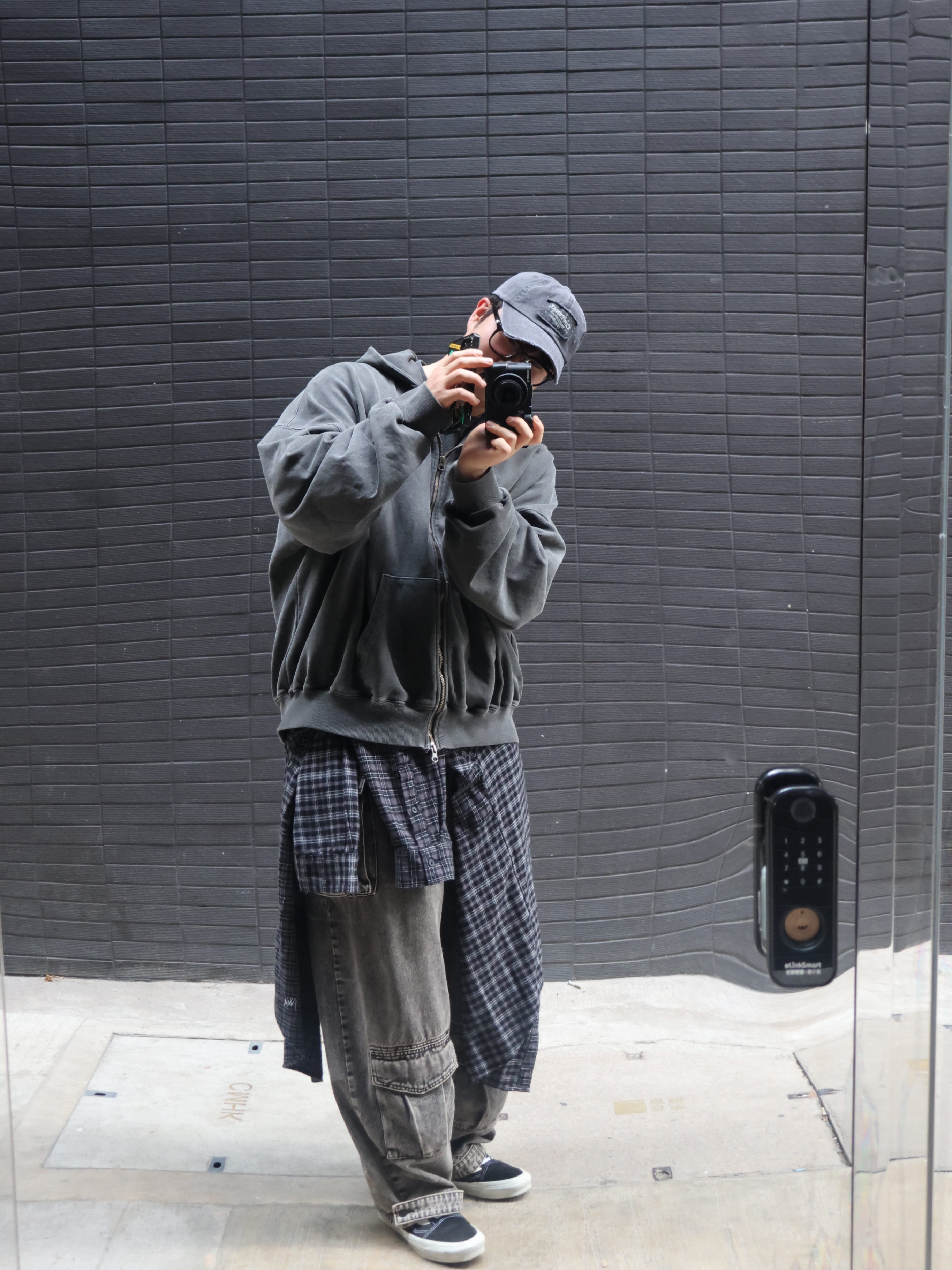 Covernat X Undermycar Destroyed Patch Cap Charcoal, Undermycar Mu.11 Anti Fxxking Logo Play Oversized Pigment Hood Zip-up Gray 착용 스타일