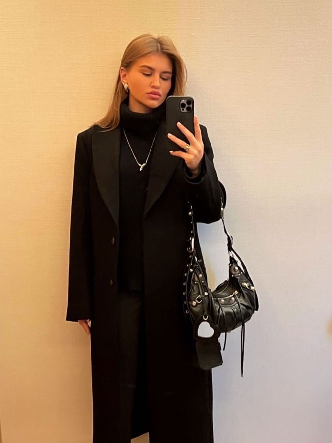 Balenciaga Arena Lambskin Le Cagole XS Shoulder Bag Black, Balenciaga Le Cagole Small Shoulder Bag Black 착용 스타일
