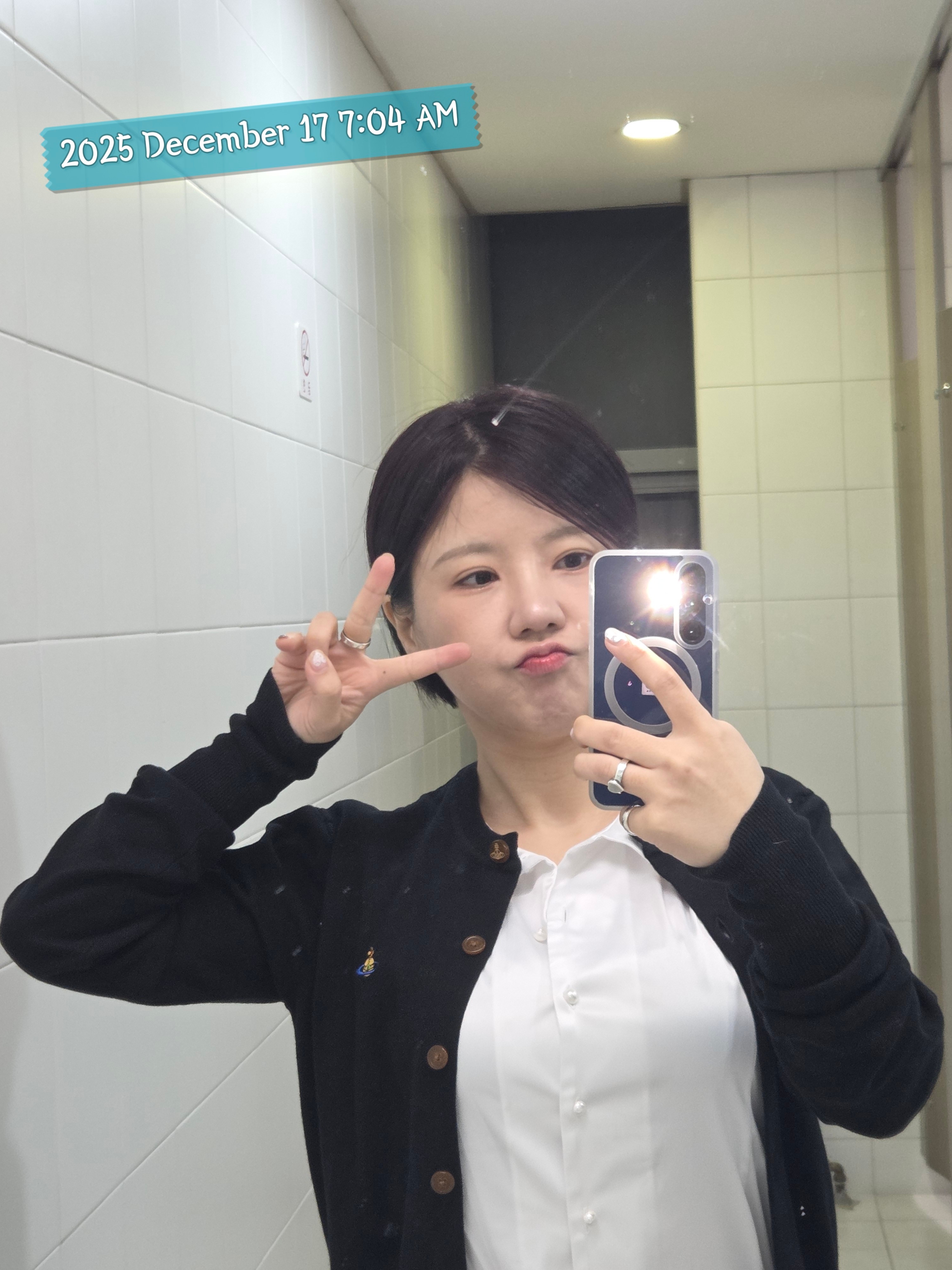 (W) Vivienne Westwood Bea Cardigan Black, Gucci Blind For Love Ring Silver 착용 스타일