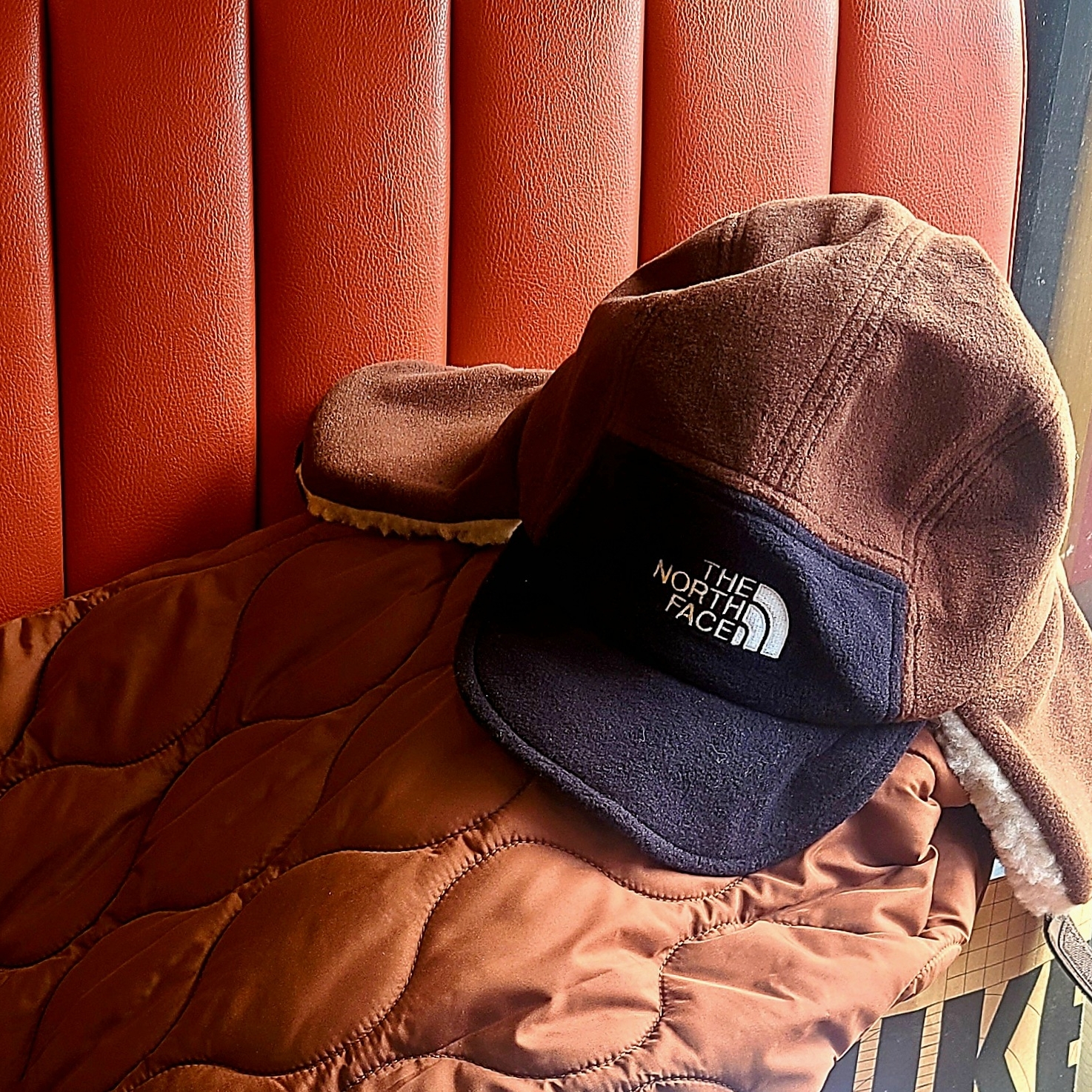 The North Face Fleece Earmuff EX Cap Cocoa Brown 착용 스타일 - 1