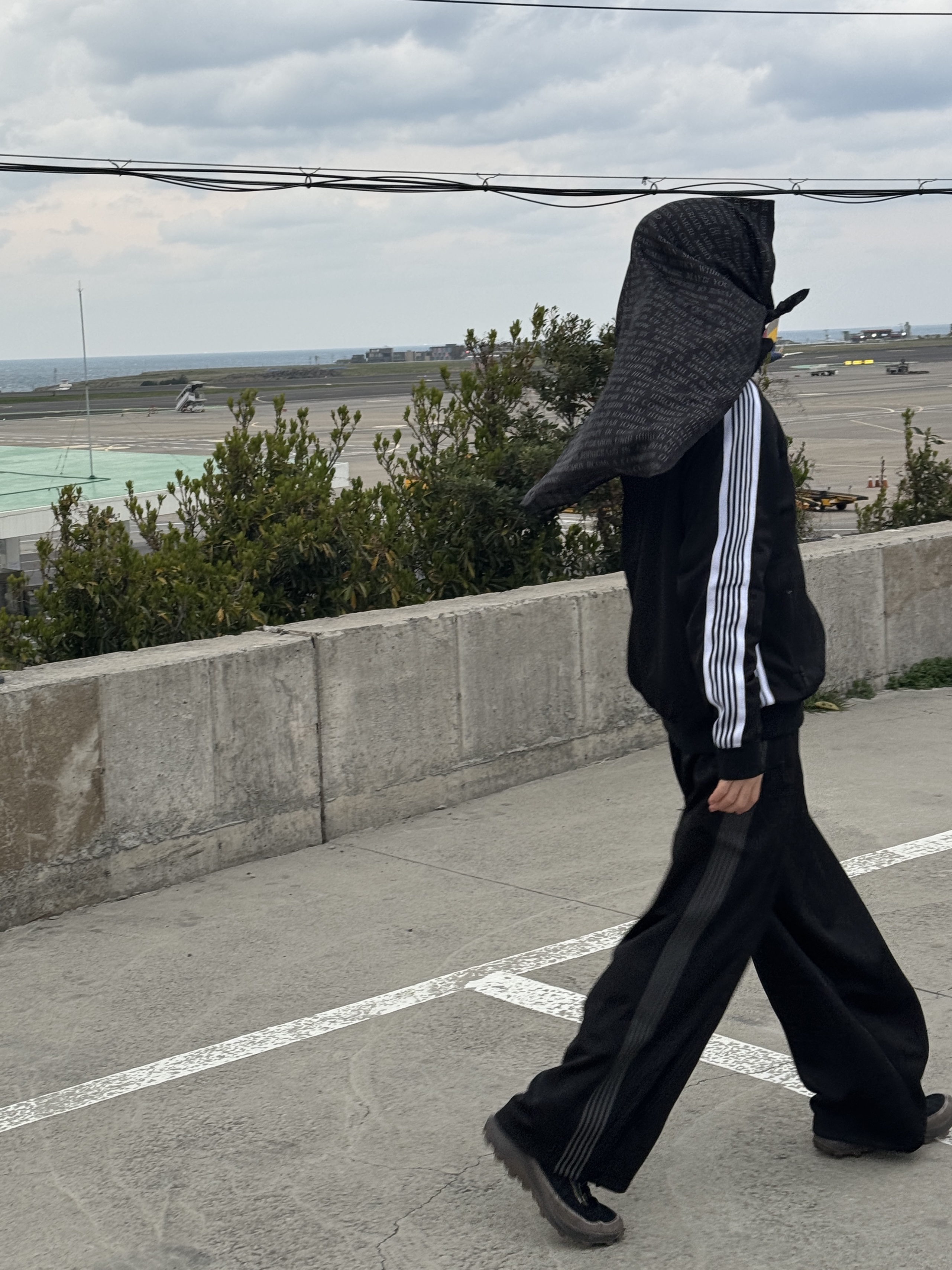 Needles Track Jacket Poly Smooth Black White, Needles H.D. Track Pants Black - Ecru 20th Exclusive 착용 스타일 - 3