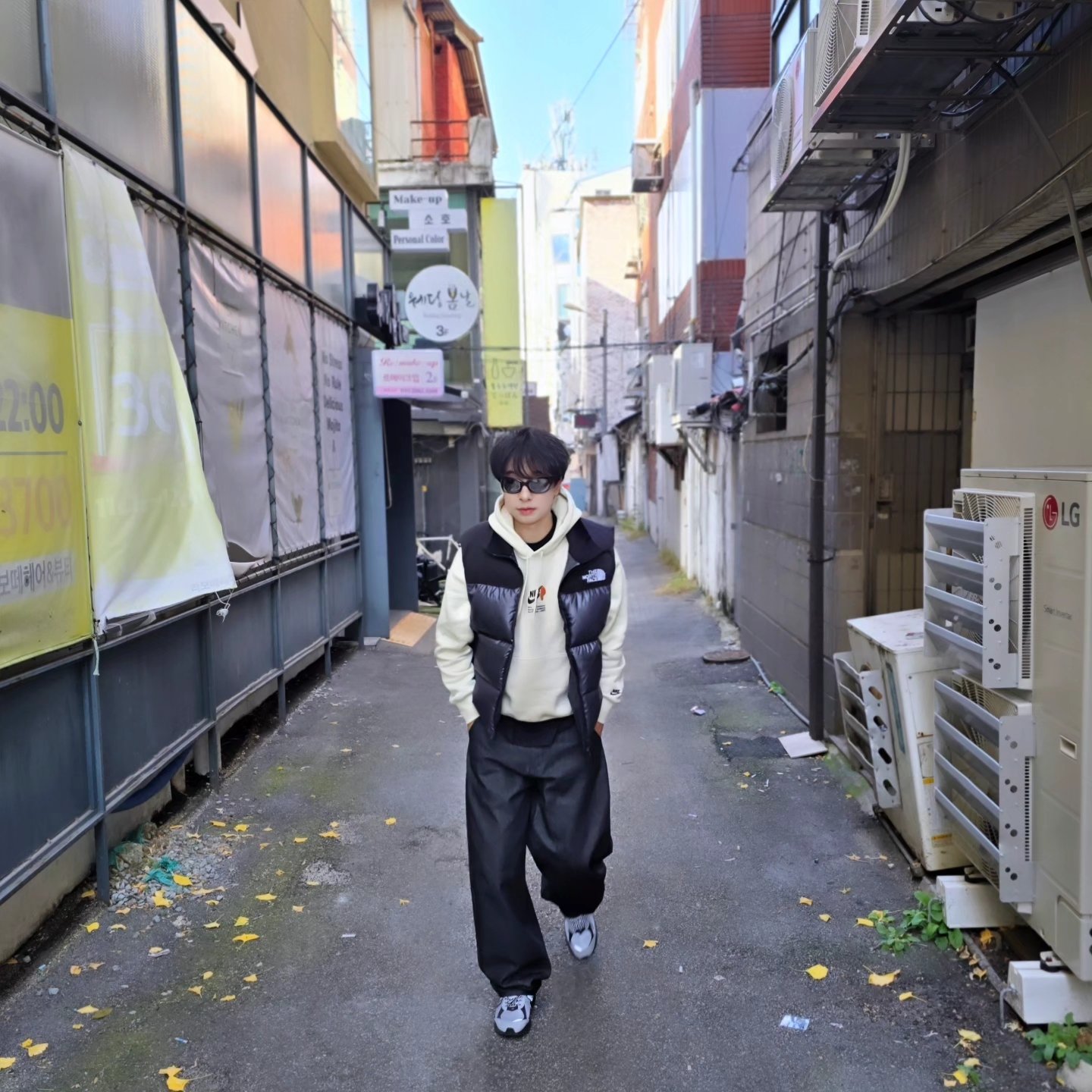 The North Face Novelty Nuptse Vest RDS Dark Gray - 25FW, Nike Club Fleece Pullover Hoodie Light Khaki 착용 스타일 - 6