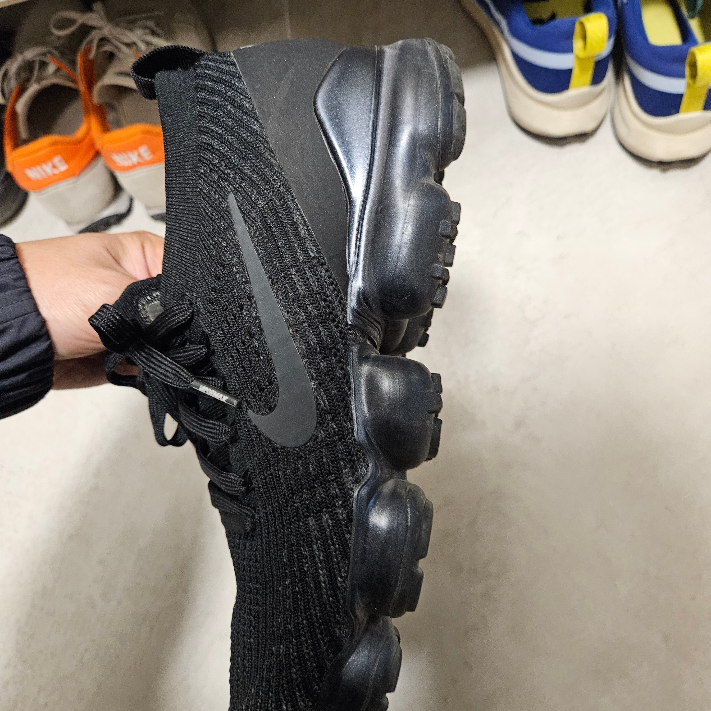 Nike Air VaporMax Flyknit 3.0 Triple Black 착용 스타일
