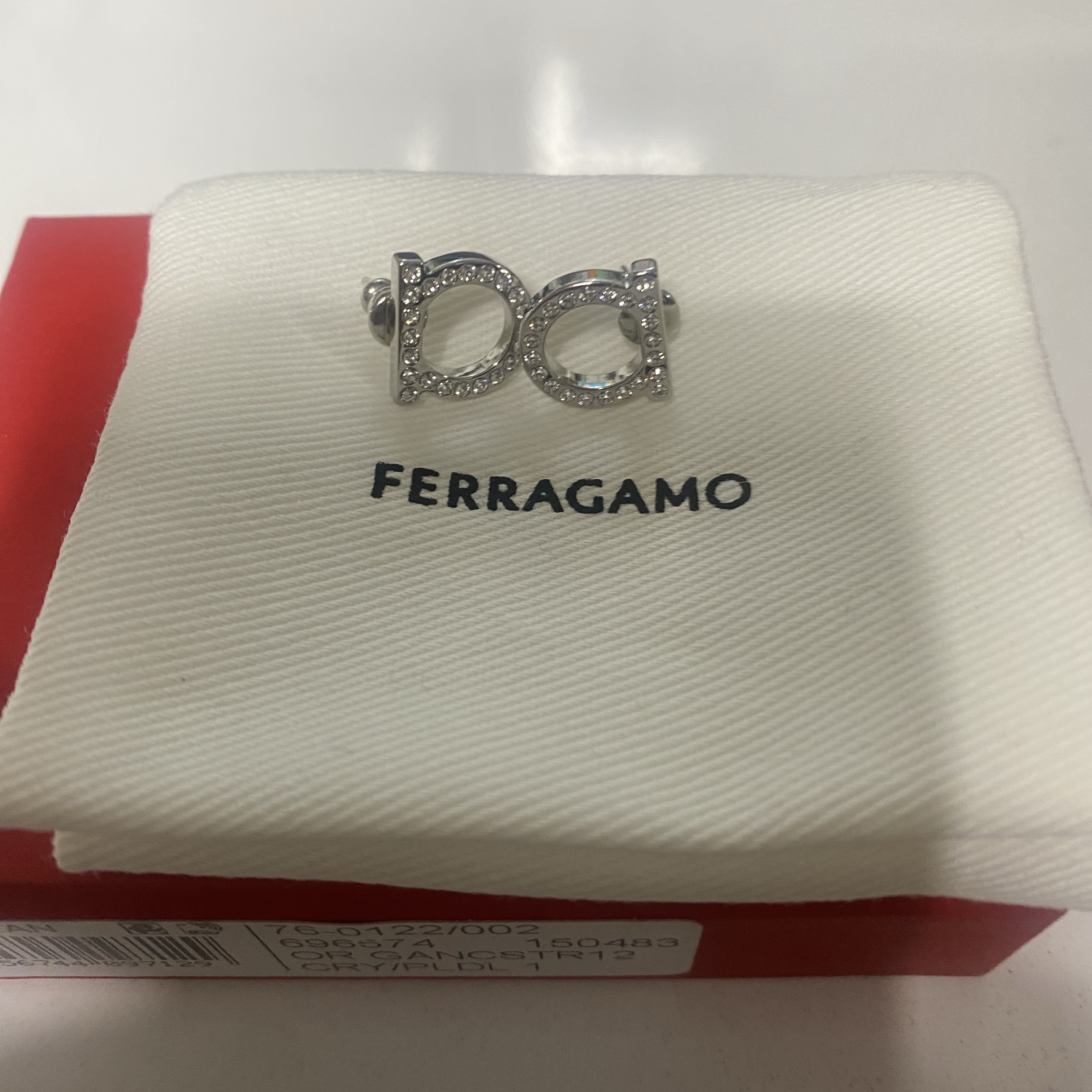 (W) Ferragamo Gancini Crystals Large Earrings Brass Glass & Palladium 착용 스타일