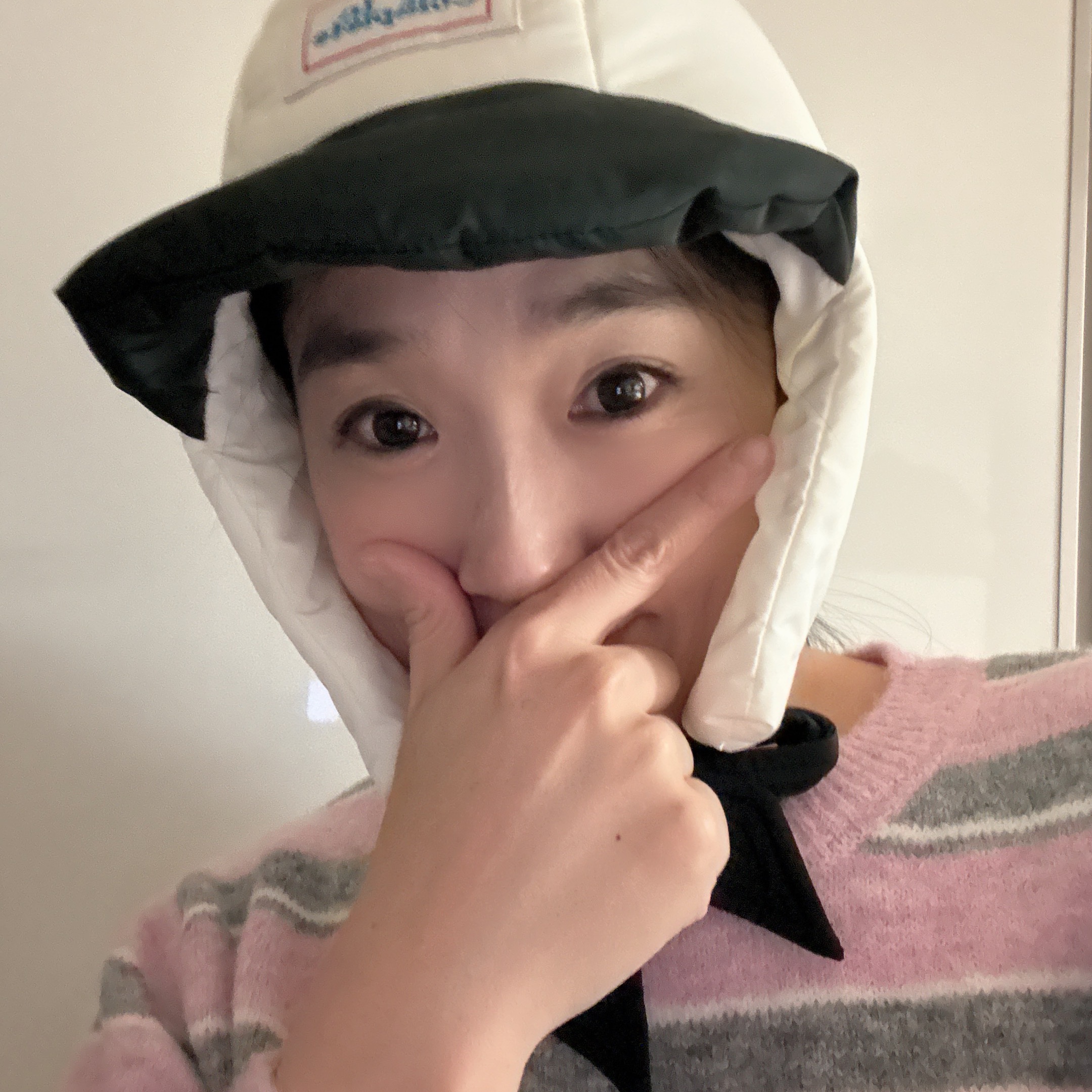 Allincomplete Panda Padding Balaclava 착용 스타일