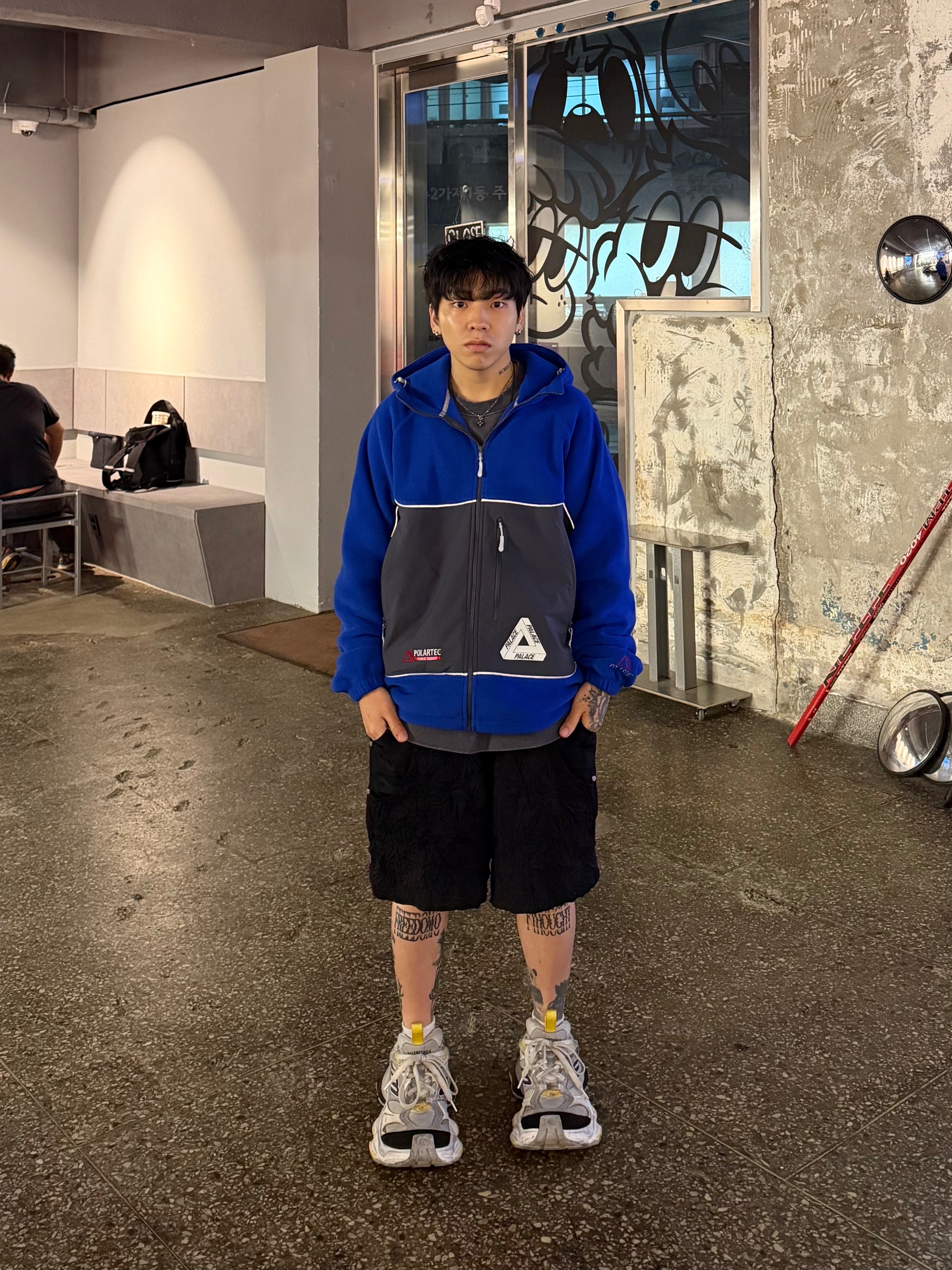 Palace Polartec 3M Hooded Jacket Ultra - 23FW, BAPE College L/S T-Shirt Olive Drab 착용 스타일 - 3