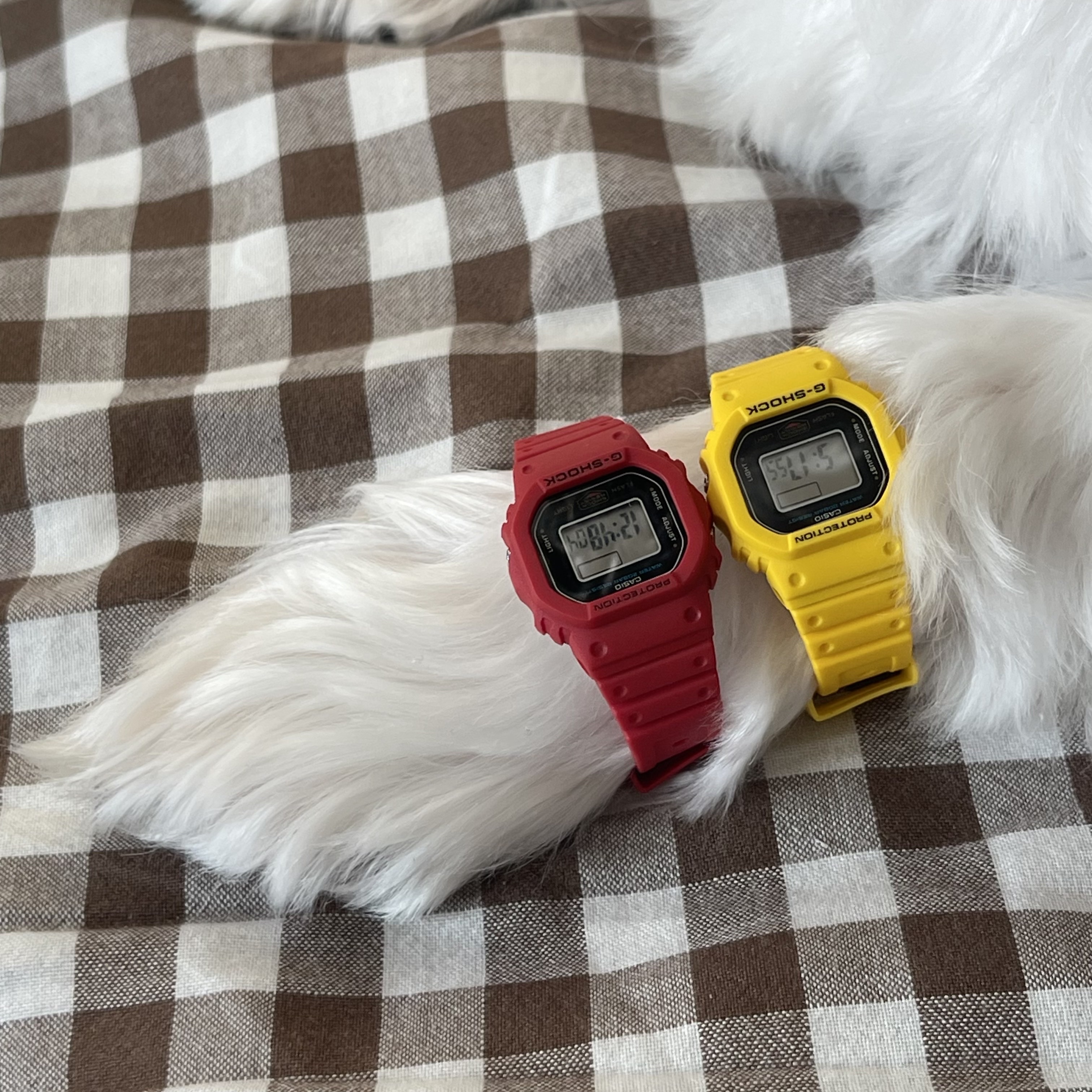 Casio G-Shock Nano DWN-5600-4, Casio G-Shock Nano DWN-5600-9 착용 스타일 - 3