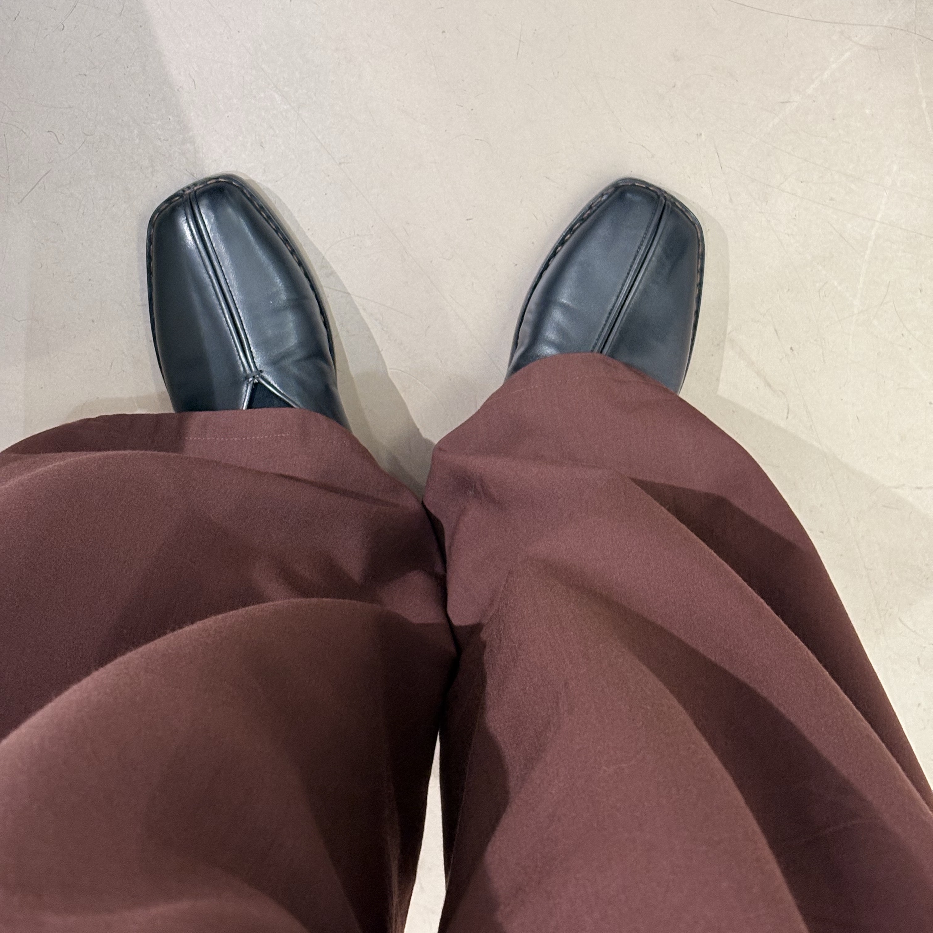 Lemaire Flat Piped Slippers Black 착용 스타일