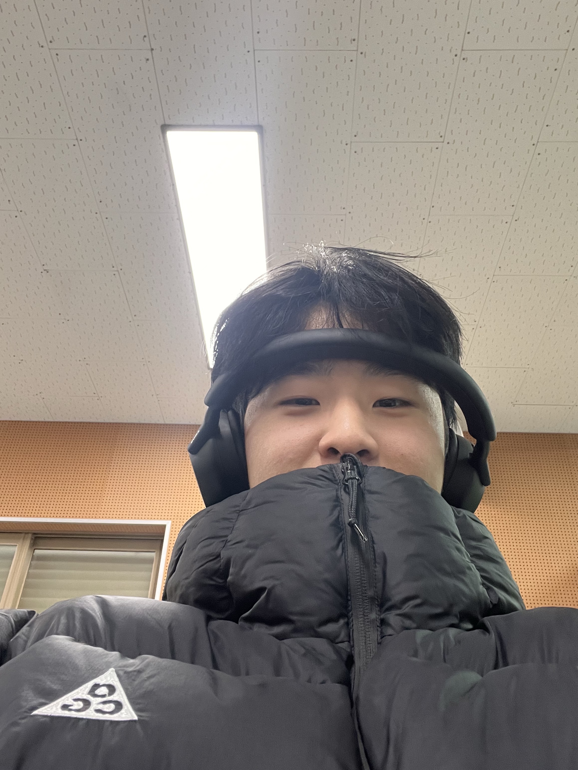 Sony WH-1000XM5 Black (Korean Ver.), Nike ACG Therma-Fit ADV Lunar Lake Loose Hooded Jacket Black Summit White - Asia 착용 스타일