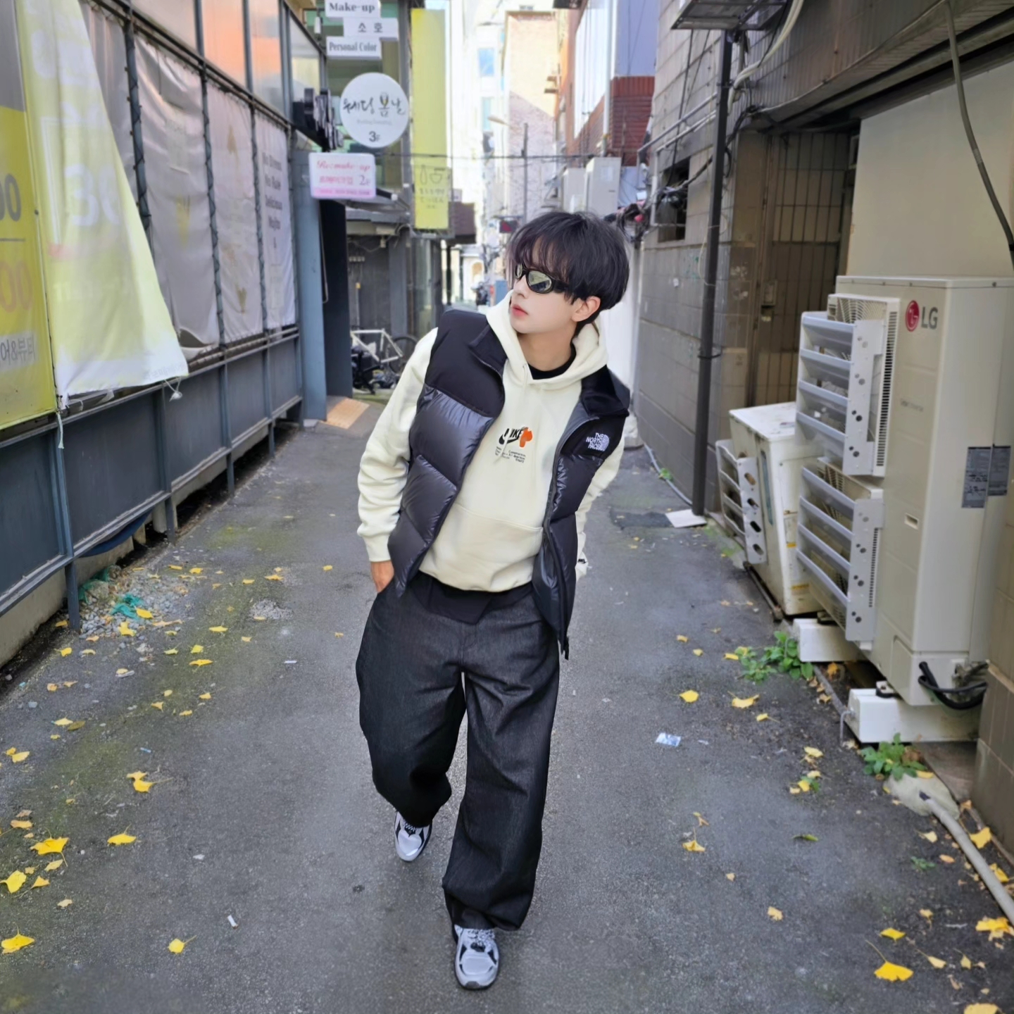 The North Face Novelty Nuptse Vest RDS Dark Gray - 25FW, Nike Club Fleece Pullover Hoodie Light Khaki 착용 스타일 - 5