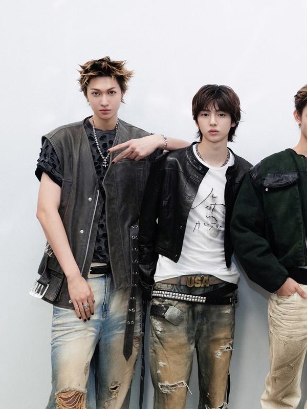 PACOSPLY Garage Baggy Demin Pants Dust Blue 착용 스타일