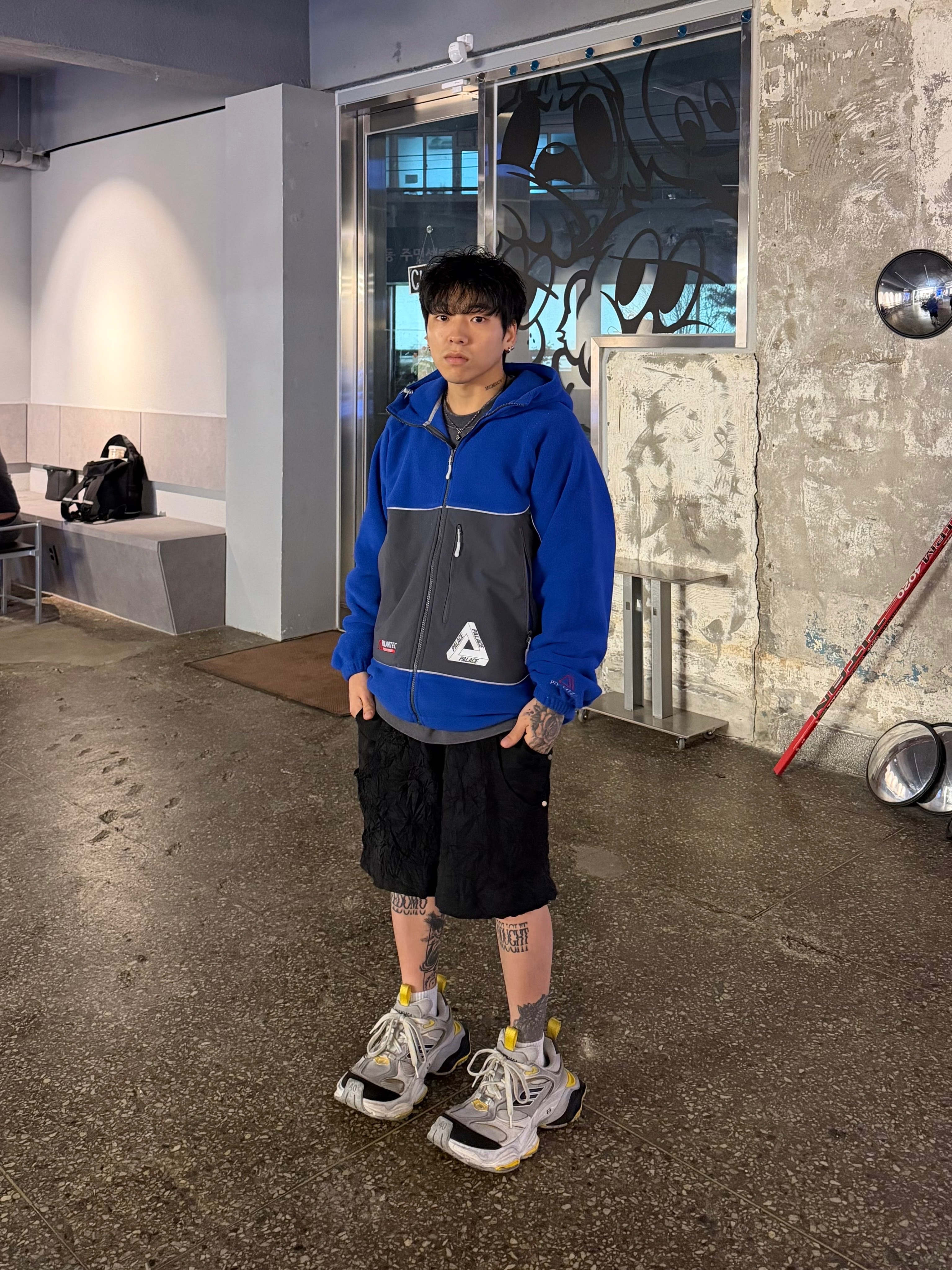 Palace Polartec 3M Hooded Jacket Ultra - 23FW, BAPE College L/S T-Shirt Olive Drab 착용 스타일 - 4