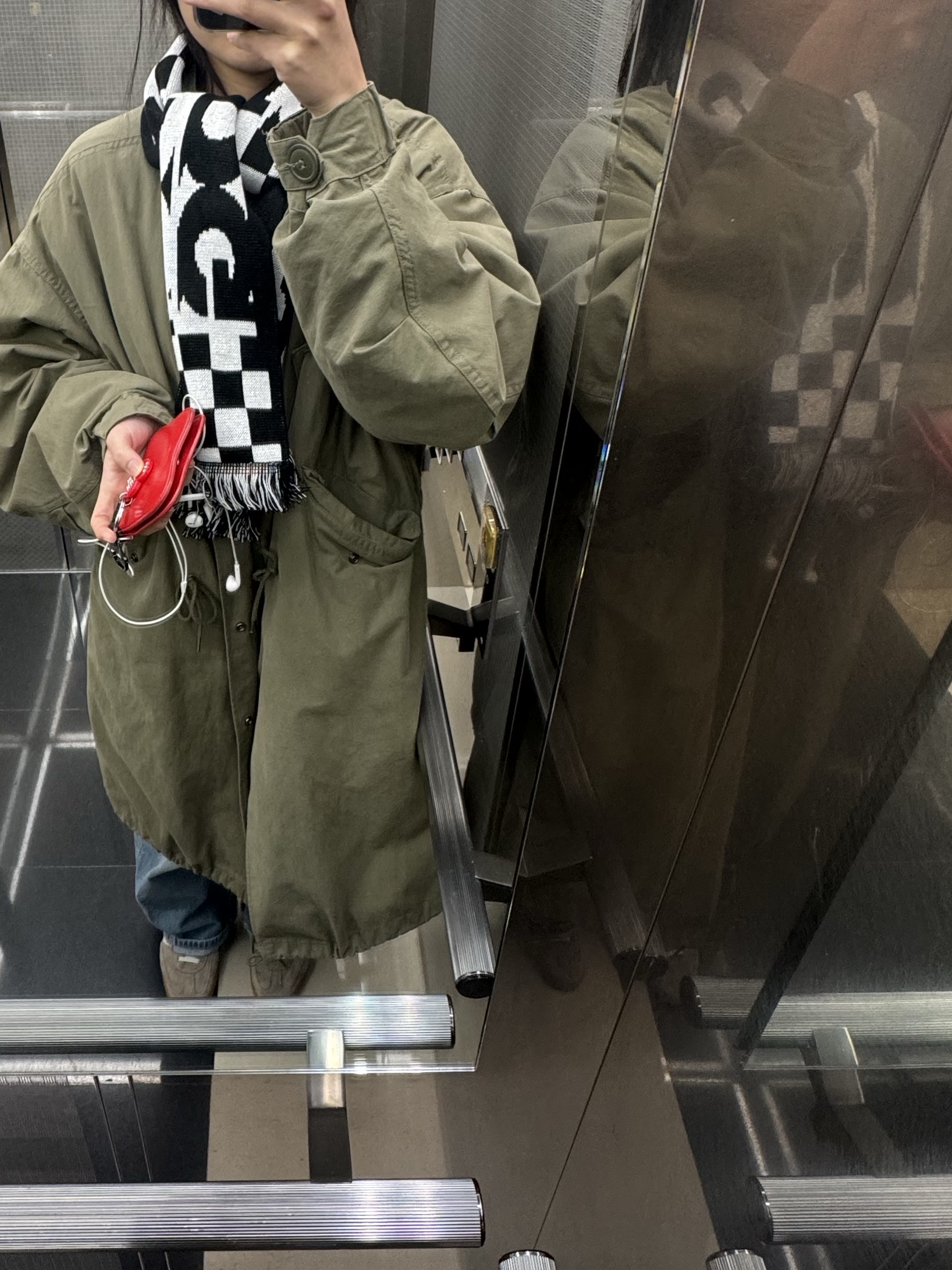 CDG Logo Check Muffler White Black, Freak's Store M-65 Liner Set Faded Olive 착용 스타일 - 2
