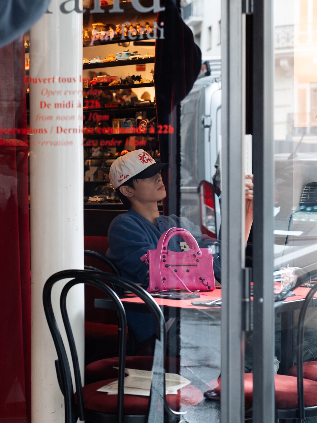 Balenciaga Le City Small Bag Black, Balenciaga Le City Small Bag Vintage Pink 착용 스타일 - 1