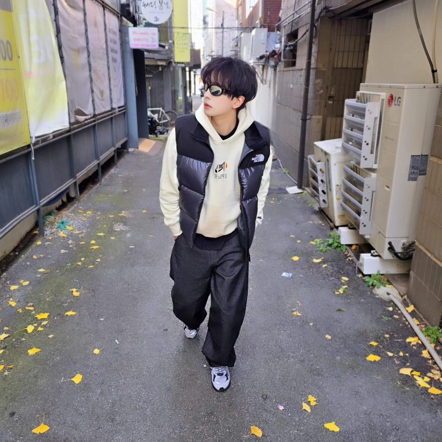 The North Face Novelty Nuptse Vest RDS Dark Gray - 25FW, Nike Club Fleece Pullover Hoodie Light Khaki 착용 스타일 - 4