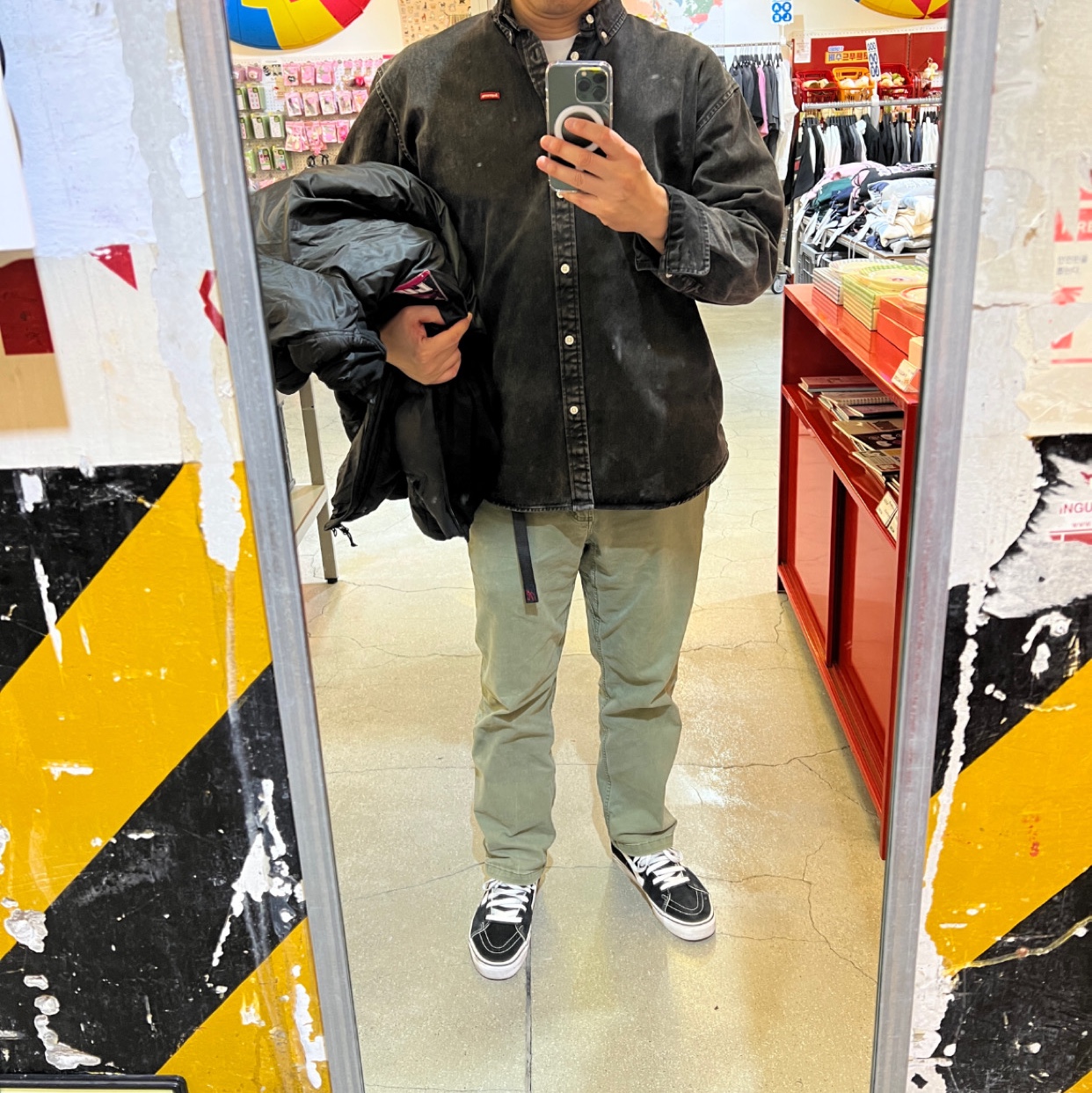 Supreme Small Box Shirt Washed Black - 24SS, Nike ACG Therma-Fit ADV Lunar Lake Loose Hooded Jacket Black Summit White - Asia 착용 스타일