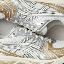 Asics Gel-Kayano 14 White Cream 착용 스타일