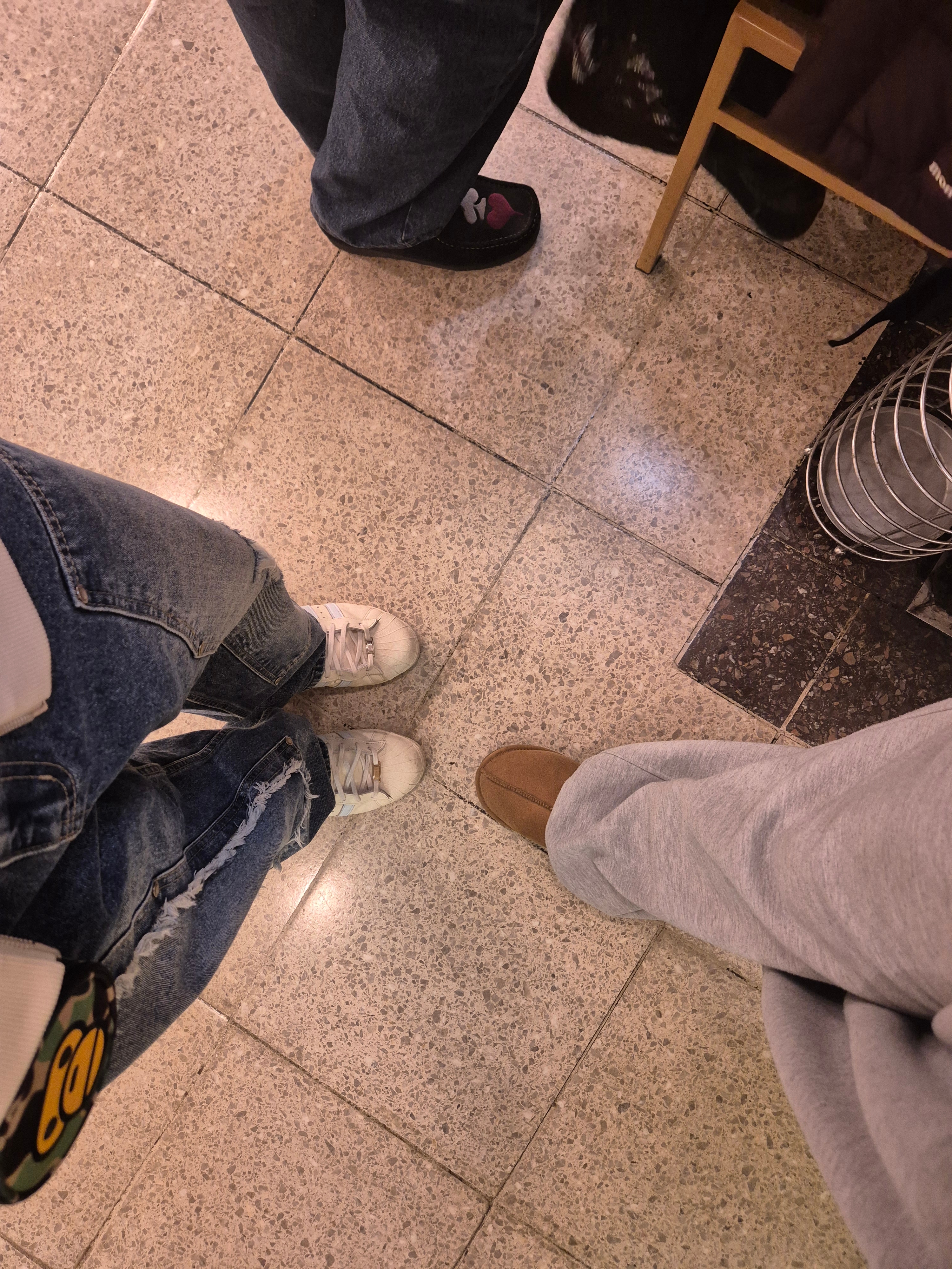 Adidas Superstar 82 Cloud White Sky Tint 착용 스타일