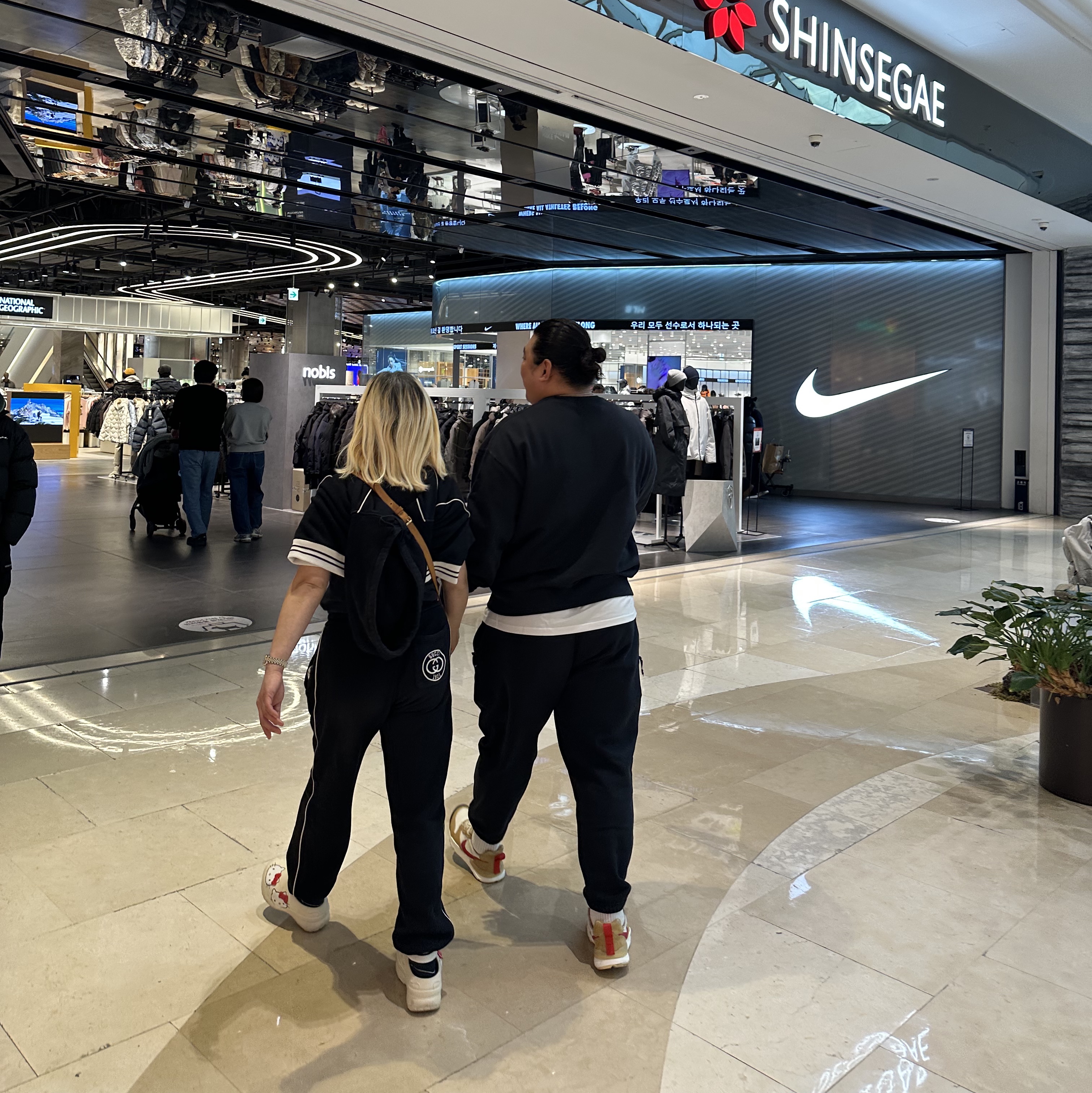 Nike Solo Swoosh Fleece Crew Black - Asia, Nike Solo Swoosh Fleece Pants Black - Asia 착용 스타일 - 1