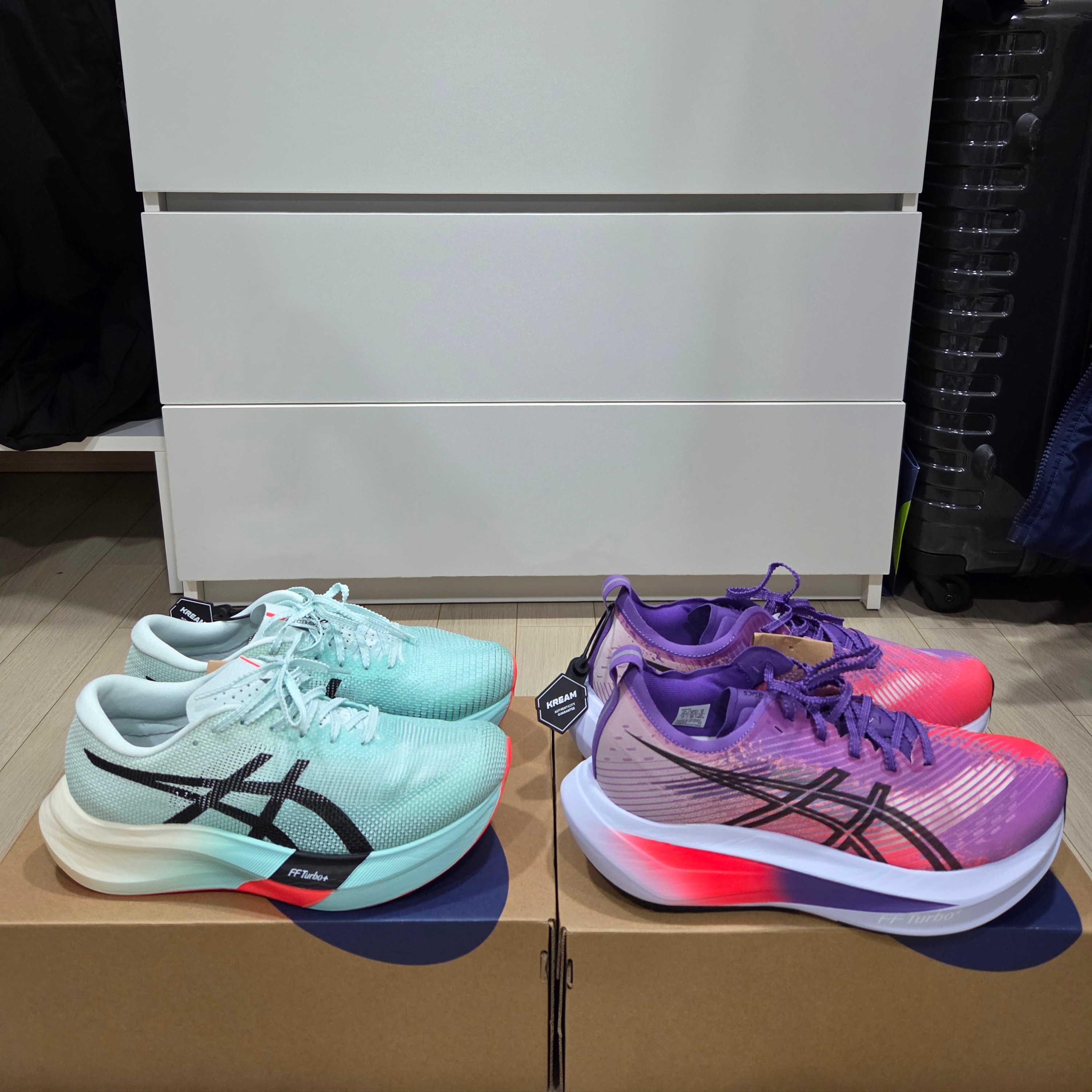 Asics Metaspeed Sky Paris Illuminate Mint Black 착용 스타일 - 4