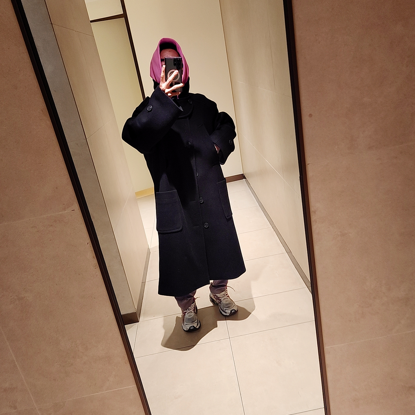 Balenciaga Hoodie Oversized Pink, Undermycar Legion.02 Balmacaan Oversized Wool Coat Black 착용 스타일