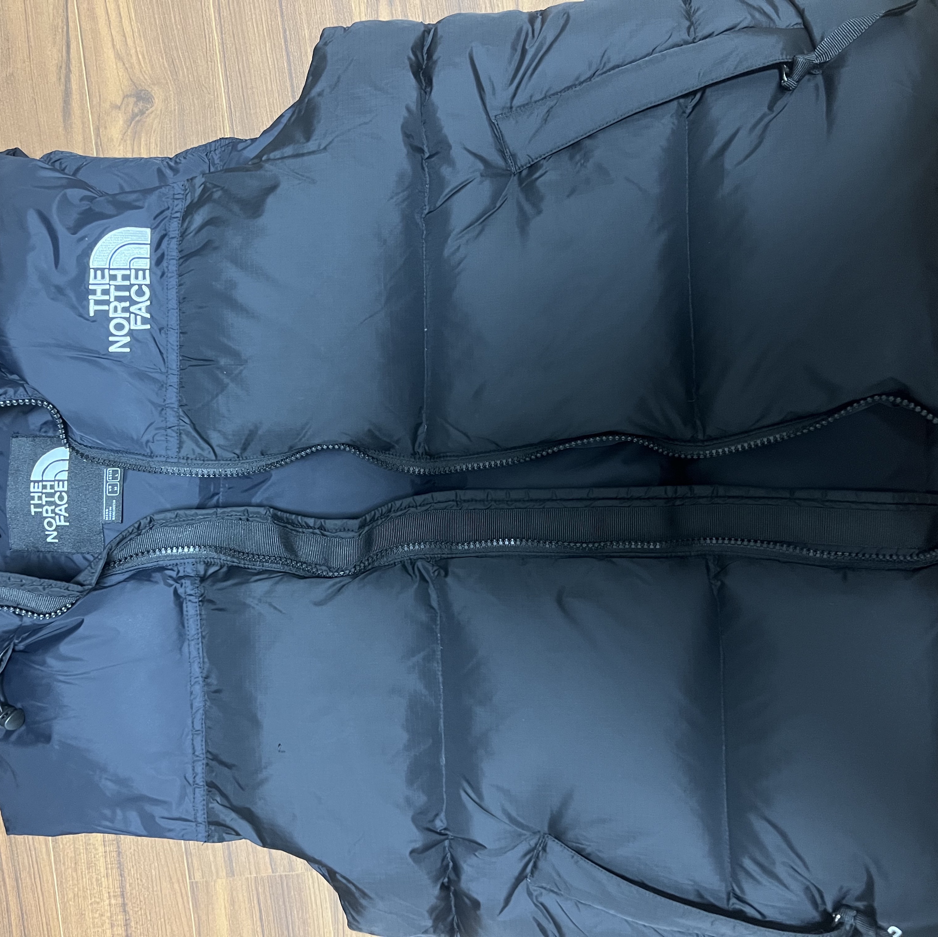 The North Face 1996 Retro Nuptse Vest Black 착용 스타일