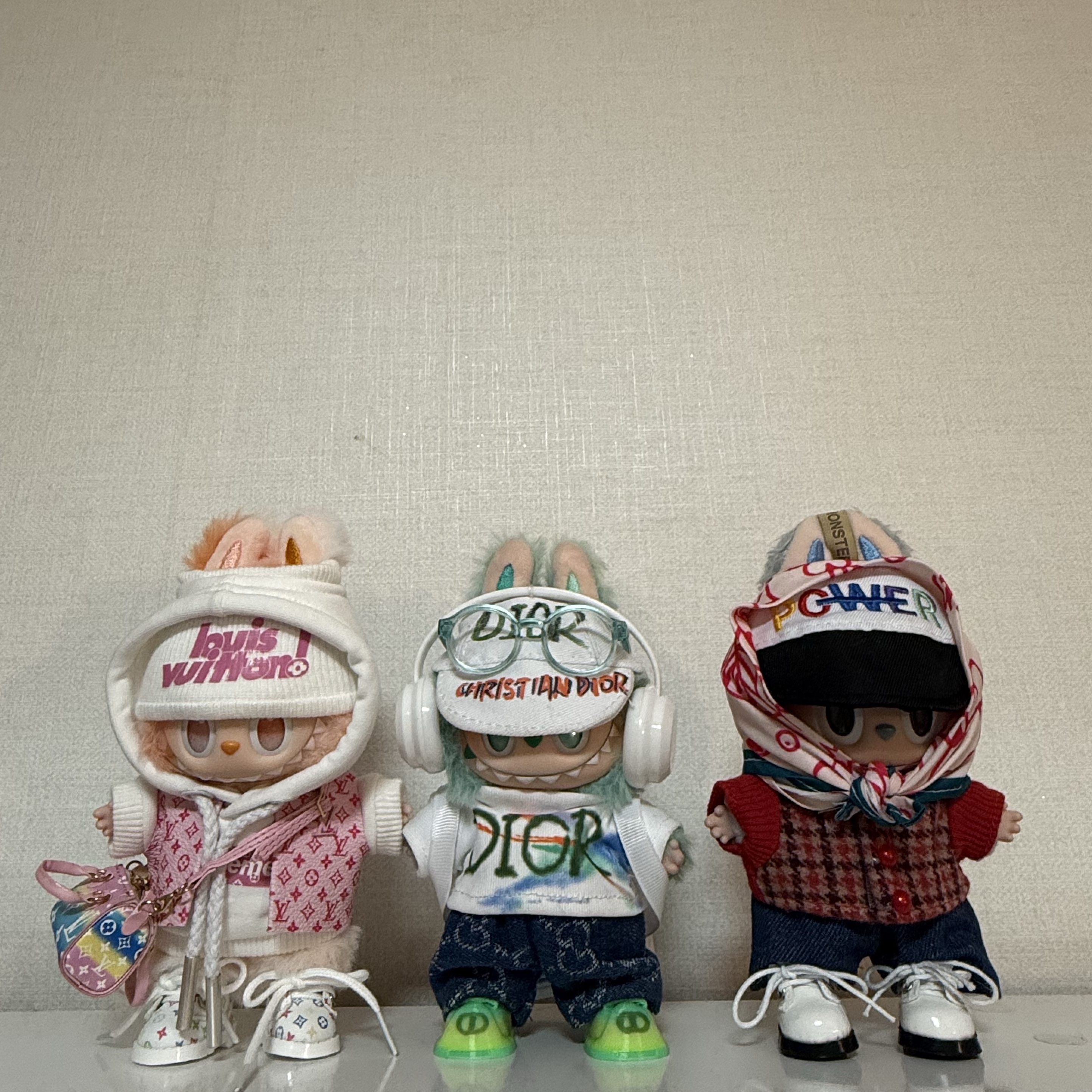 Pop Mart Labubu The Monsters Highlight Series Serenity Keyring (Opened Case), Pop Mart Labubu The Monsters Highlight Series Happiness Keyring (Opened Case) 착용 스타일 - 1