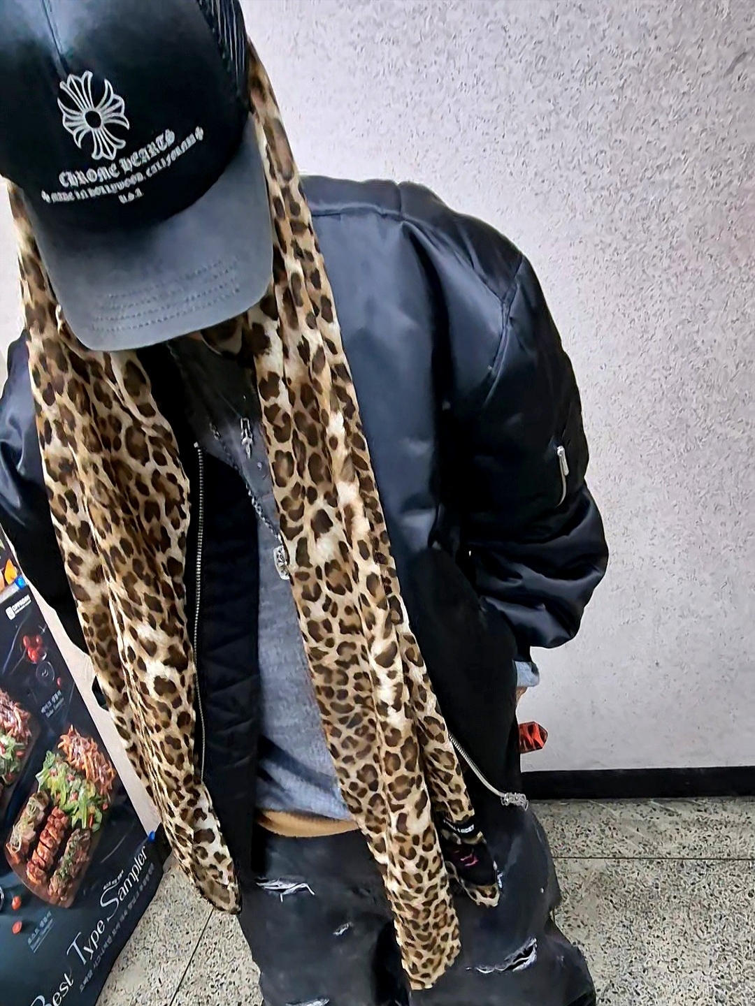 Chrome Hearts Printed Cross Trucker Hat Black 착용 스타일