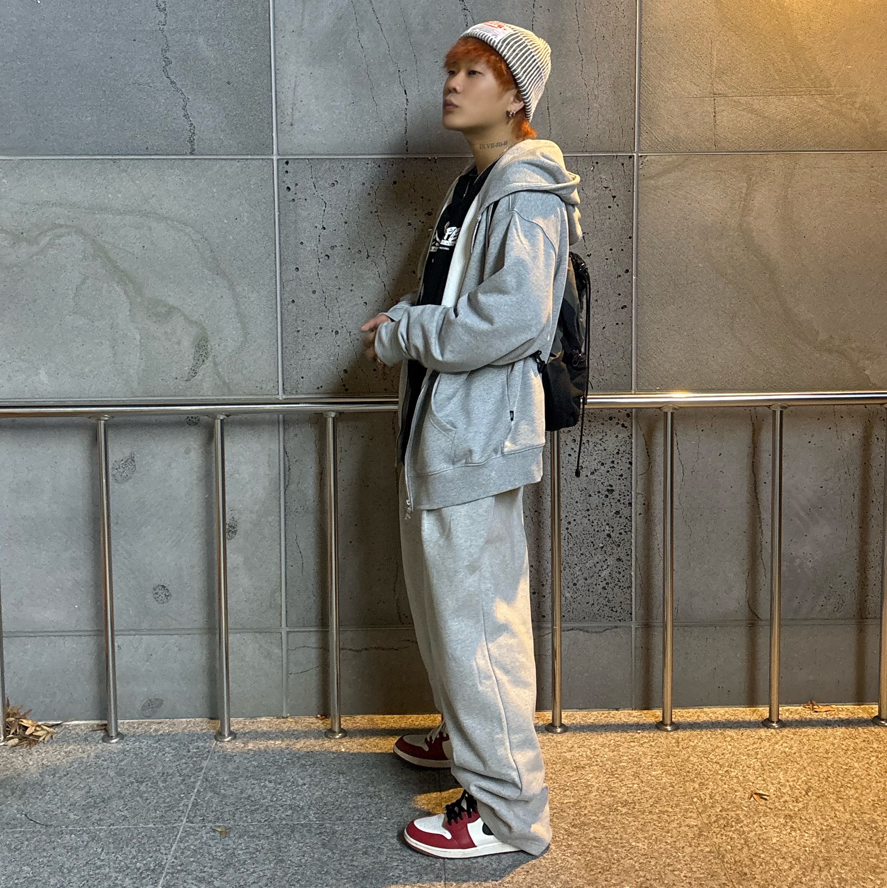 DEFGARMENTS Label Point Rib Beanie White, Jordan 1 Retro High OG Chicago 2022 착용 스타일 - 2