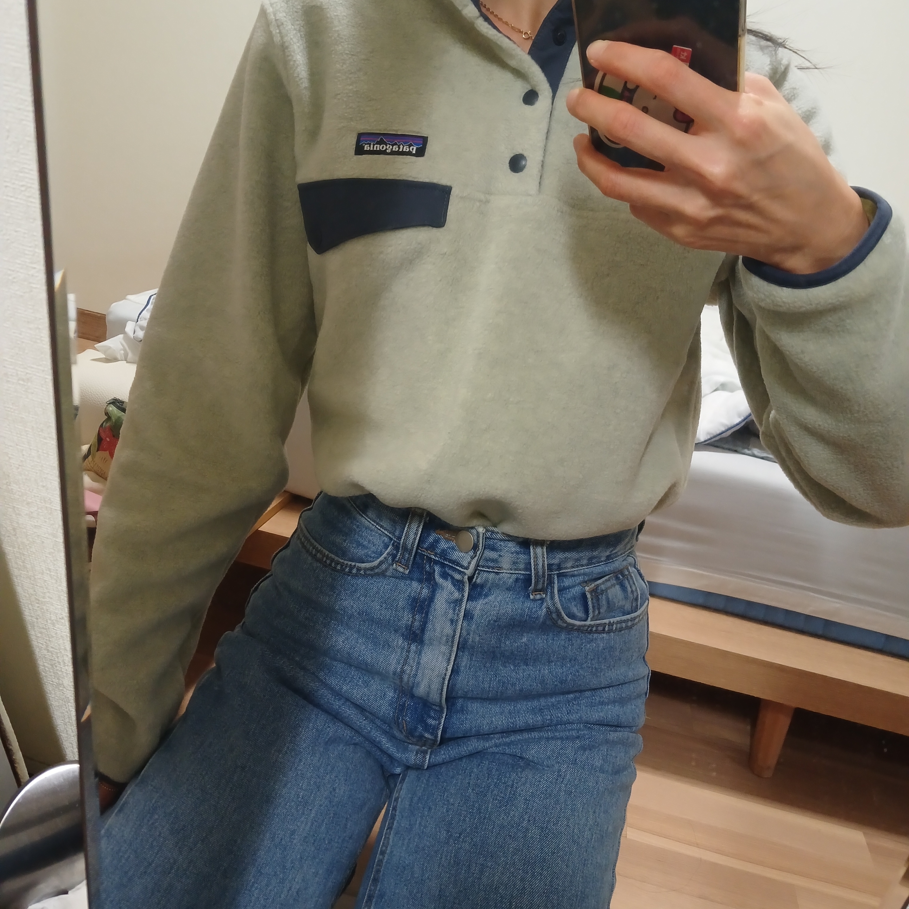 Patagonia Lightweight Synchilla Snap-T Fleece Pullover Oatmeal Heather/Smolder Blue/New Navy 착용 스타일