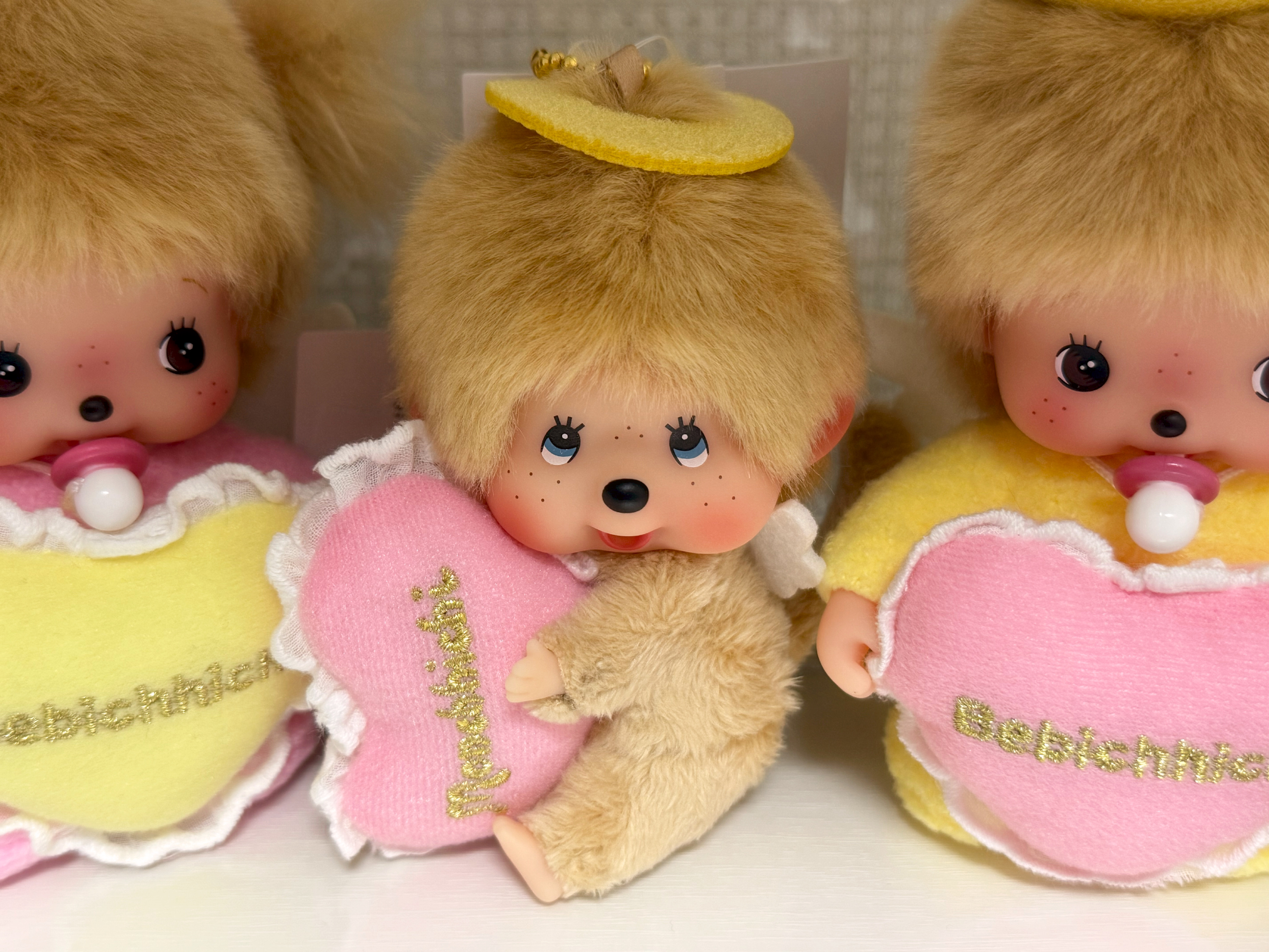 Monchhichi Love Happy Angel Monchhichi Big Head SS Keychain 착용 스타일