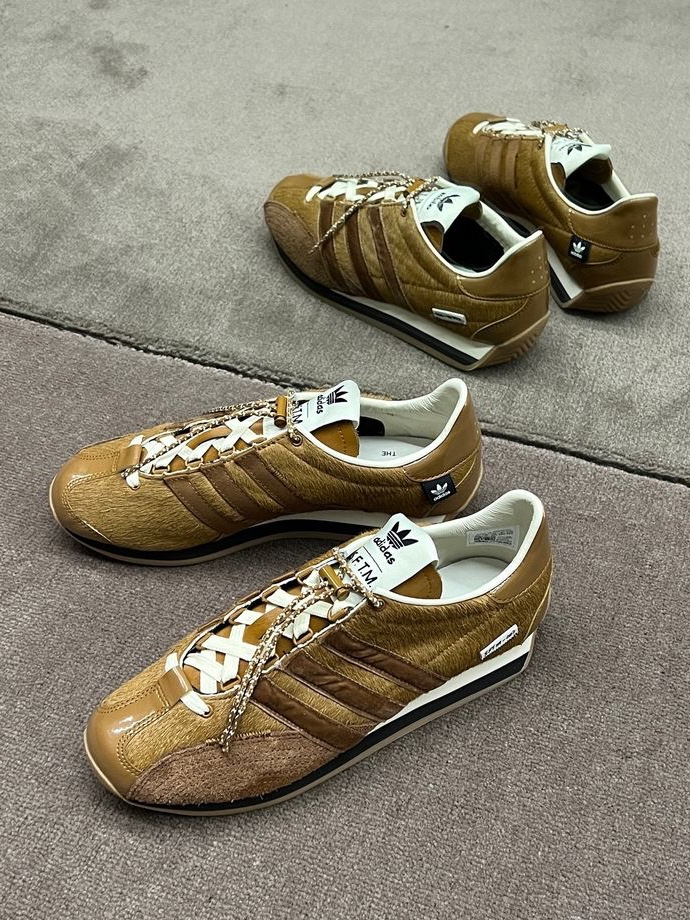 Adidas x Song for the Mute Country OG Bronze Strata Wild Brown 착용 스타일
