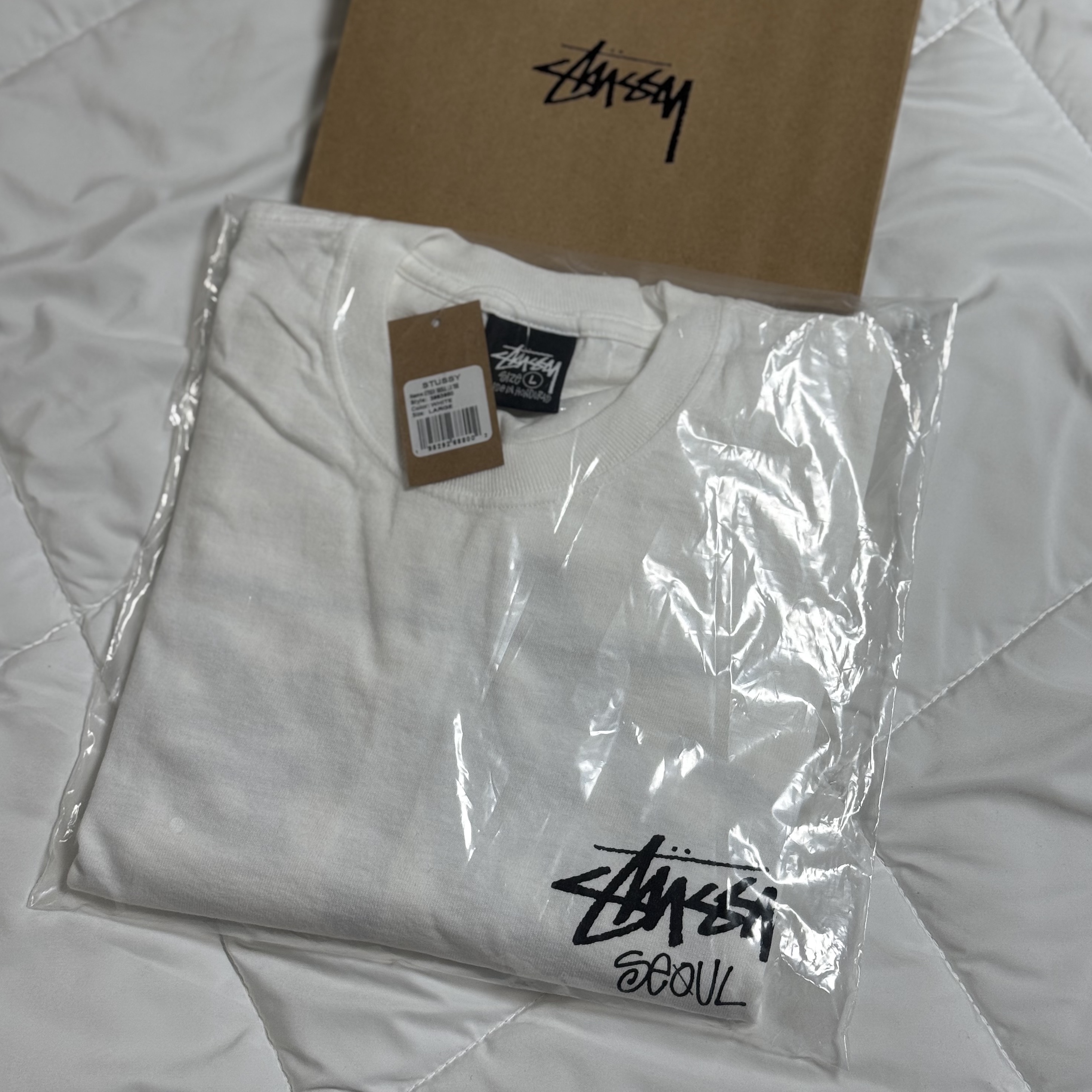 Stussy Stock Seoul LS T-Shirt White 착용 스타일 - 2