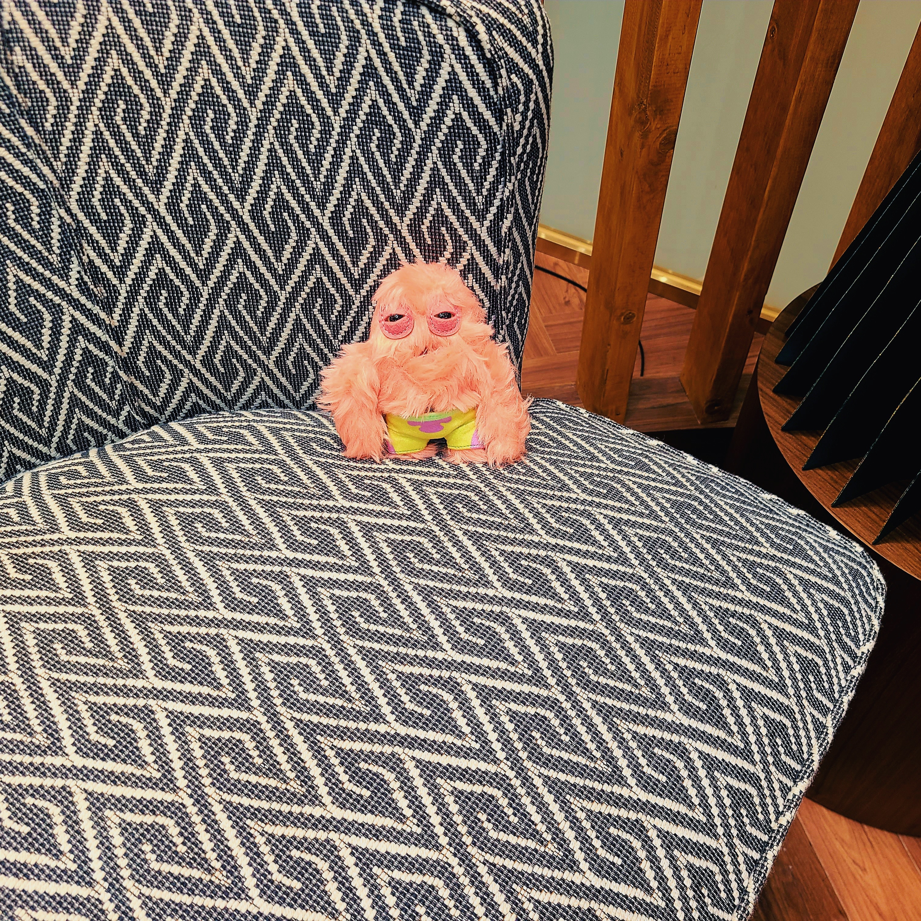 Fuggler x SpongeBob Patrick Star Keyring Pink 착용 스타일