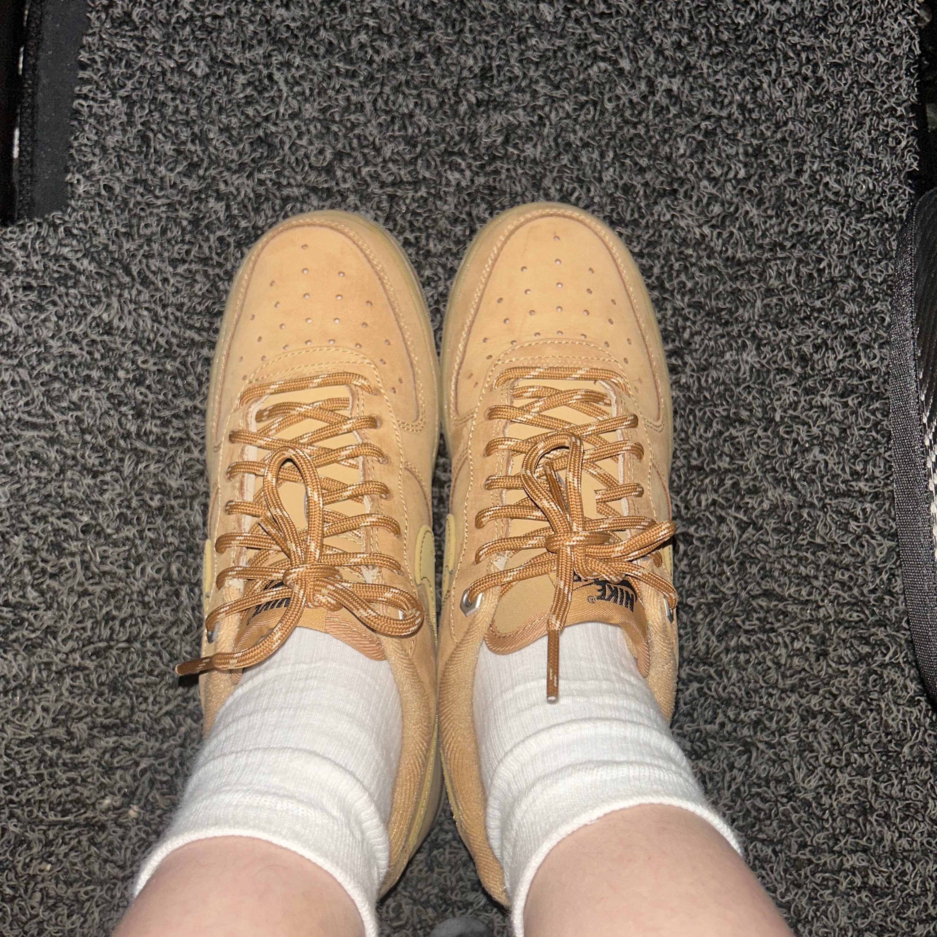 (W) Nike Air Force 1 '07 WB Flax Wheat 착용 스타일
