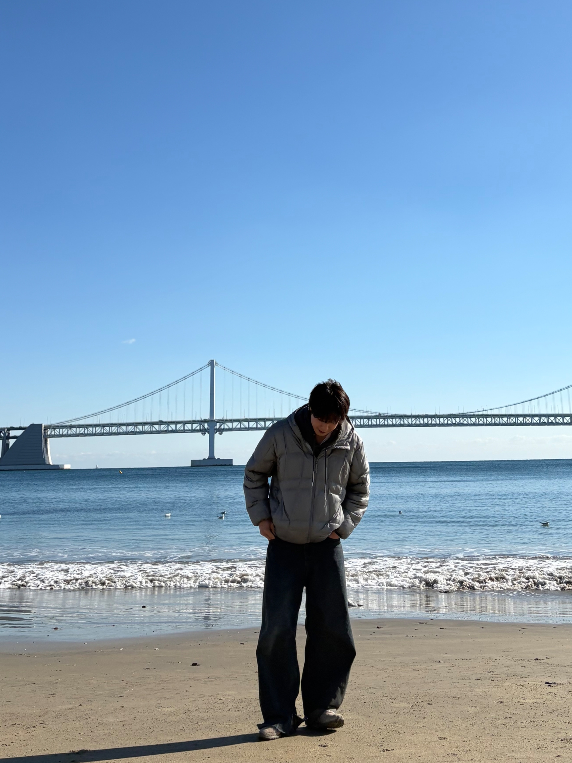 The North Face Wave LT On Jacket Gray, New Balance 204L Suede Mushroom Arid Stone 착용 스타일 - 2