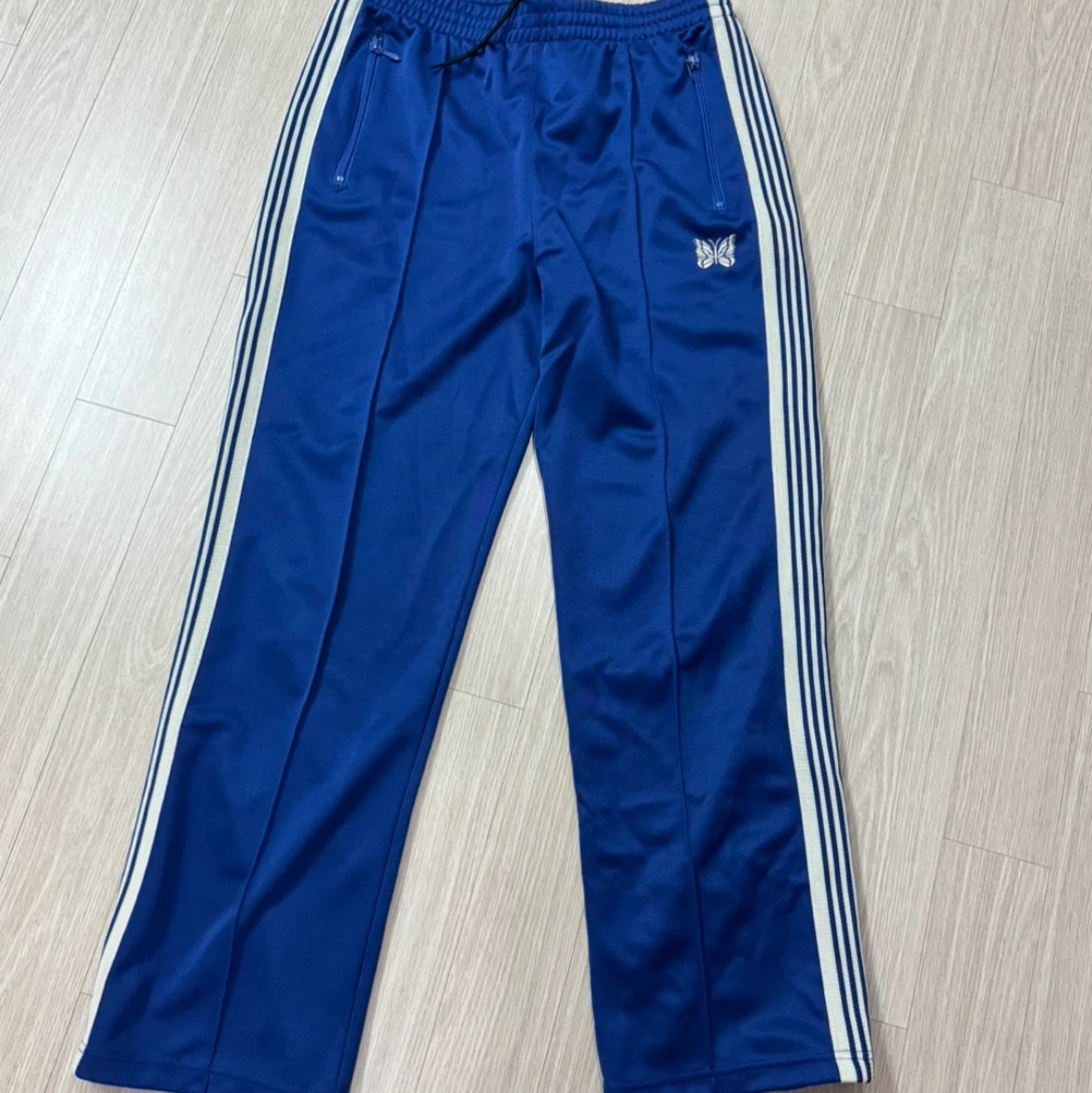 Needles Track Pants Poly Smooth Royal 착용 스타일
