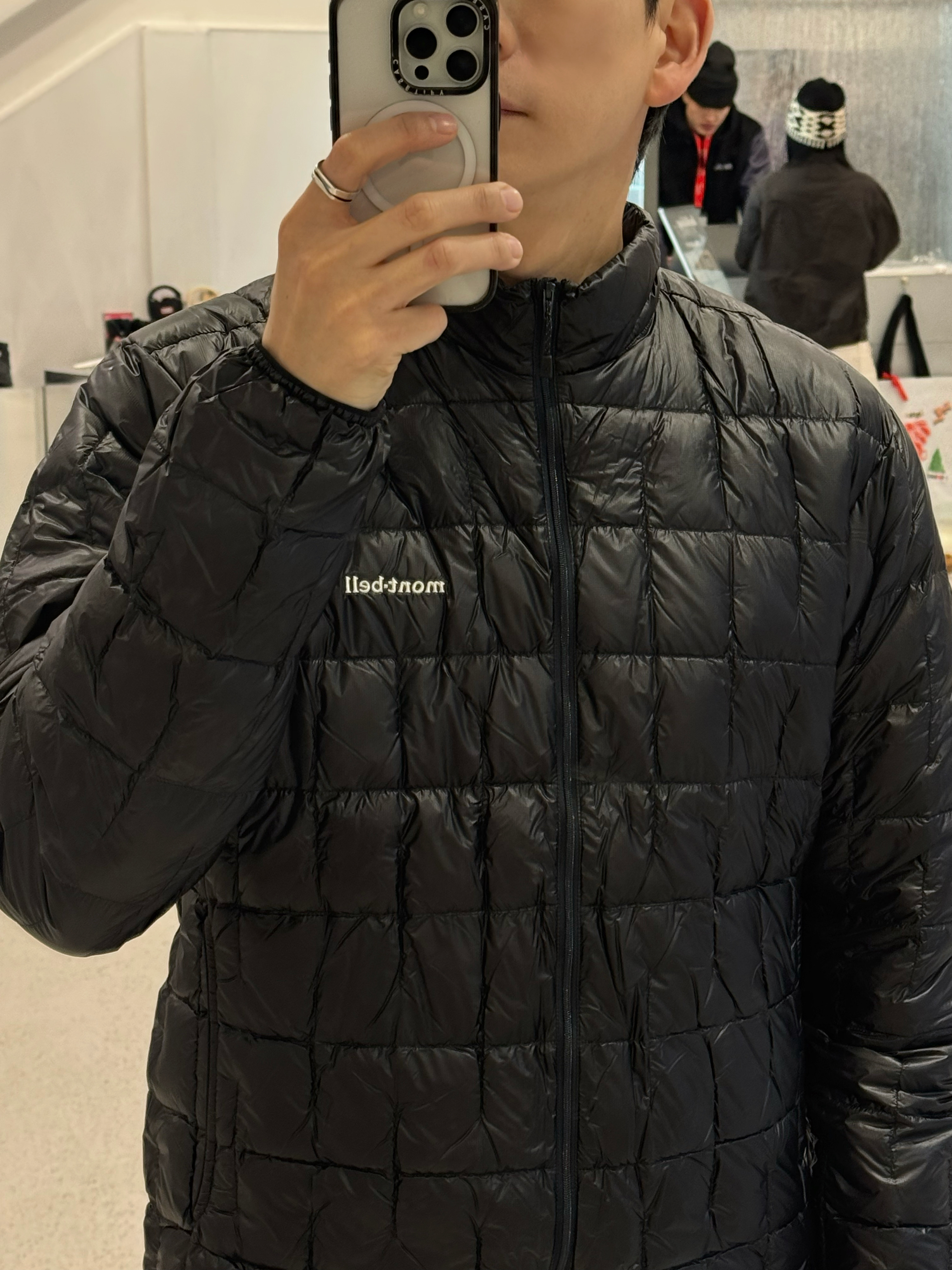 Montbell Plasma 1000 Down Jacket Black 착용 스타일 - 5