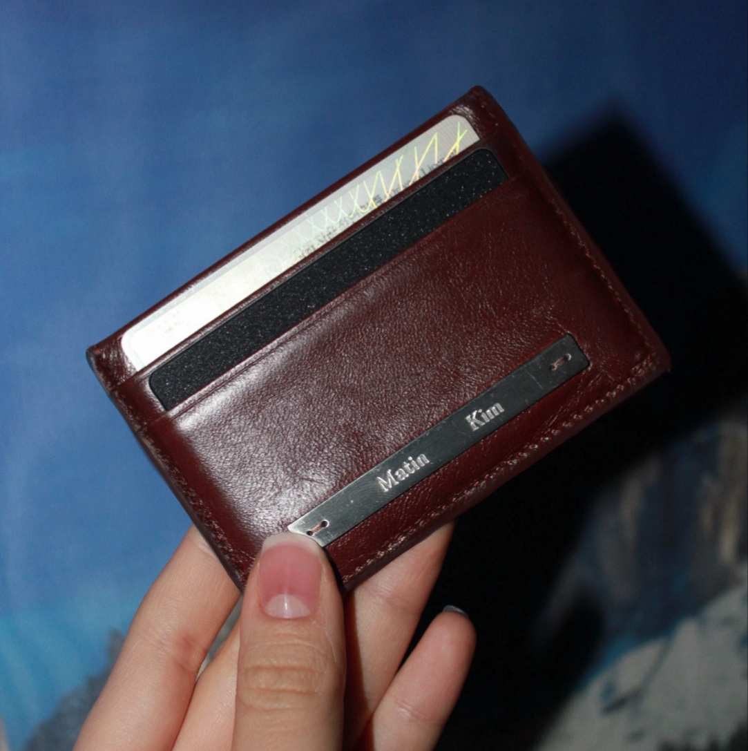 Matin Kim Vintage Card Wallet Brown 착용 스타일