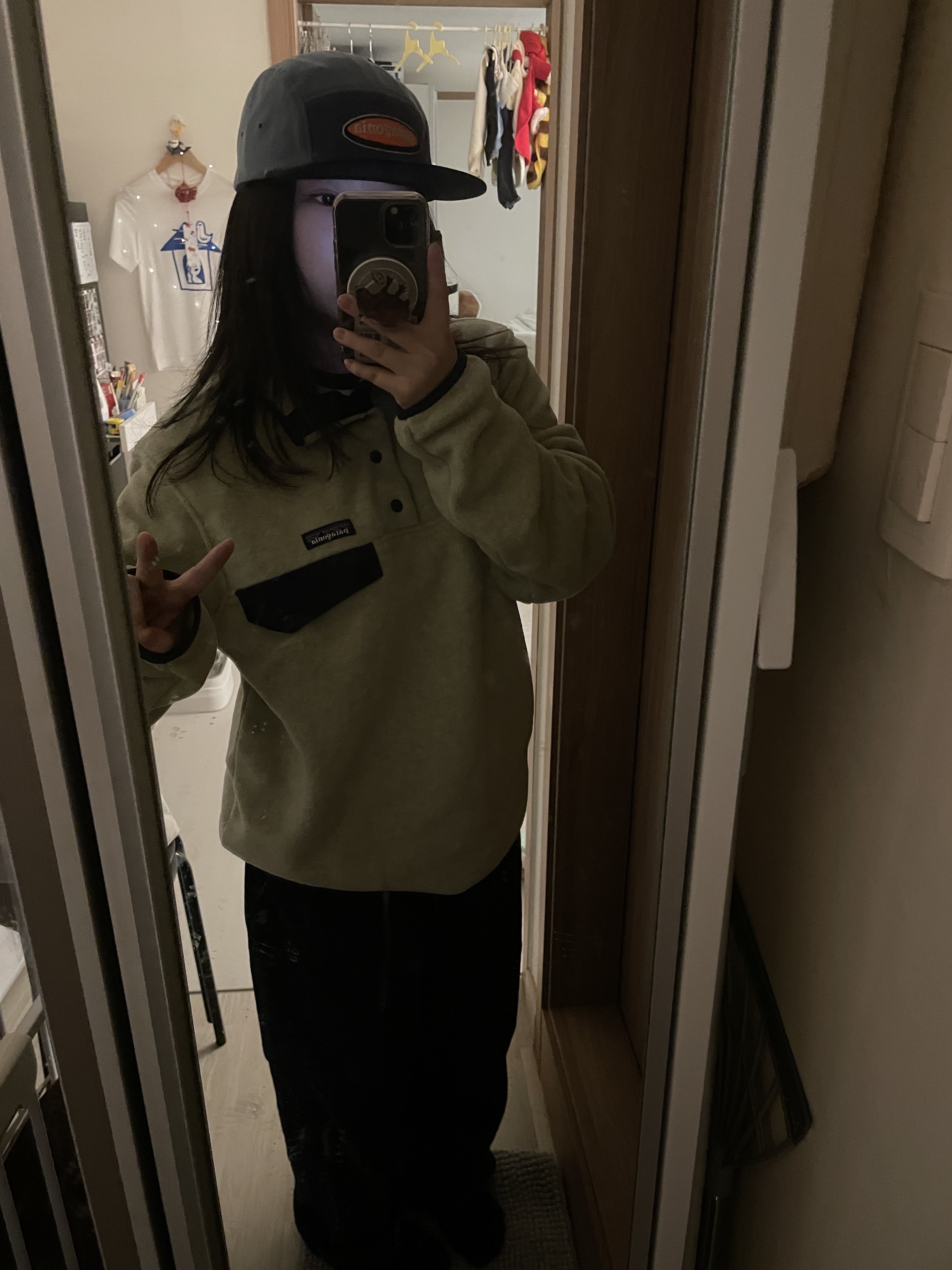 Patagonia Lightweight Synchilla Snap-T Fleece Pullover Oatmeal Heather/Smolder Blue/New Navy, Patagonia Graphic Maclure Hat Oval Logo Barnacle Blue 착용 스타일