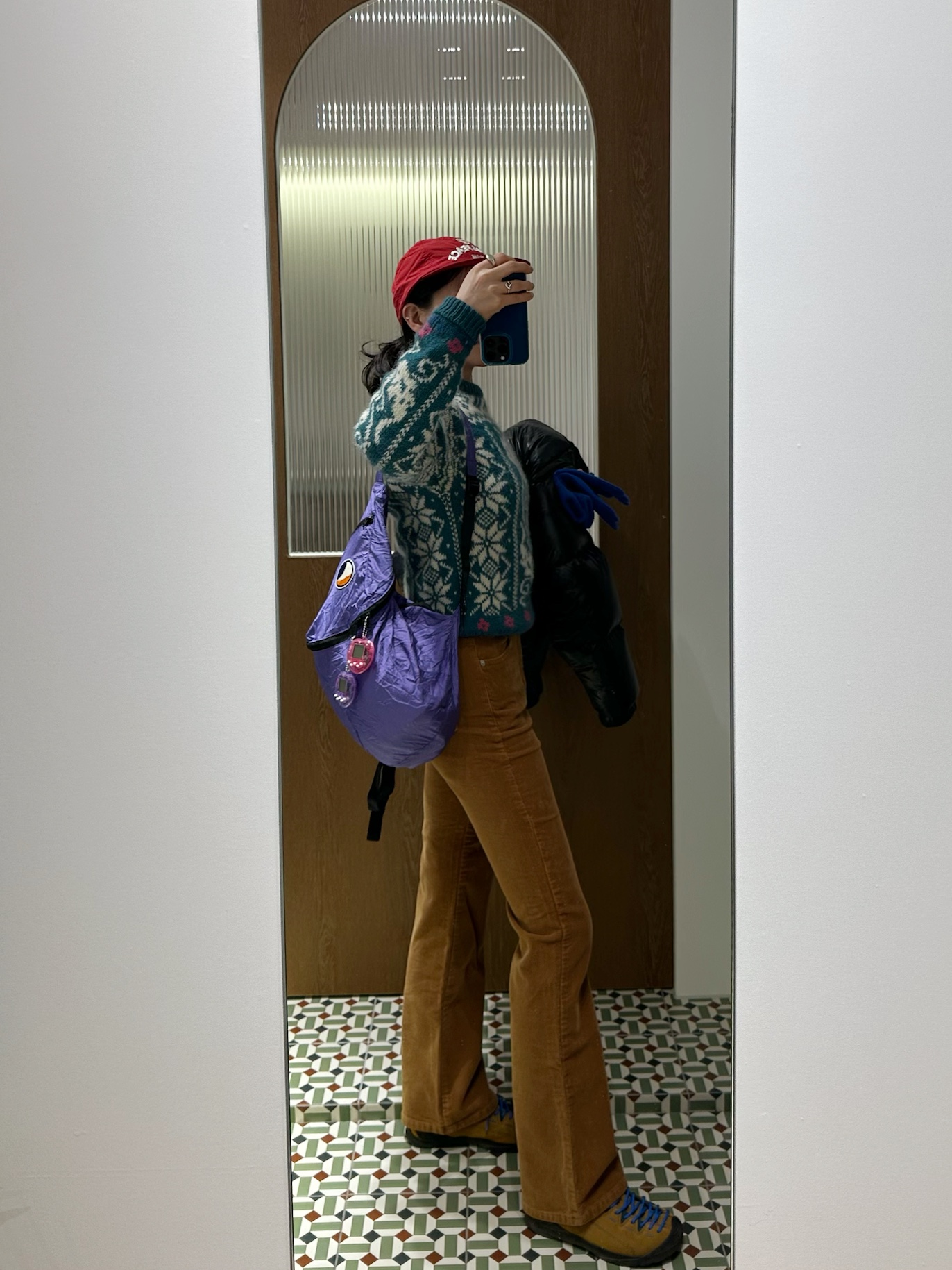 Keen Jasper Suede Sneakers Camel, Ticket to the Moon Mini Backpack Purple (15L) 착용 스타일 - 3