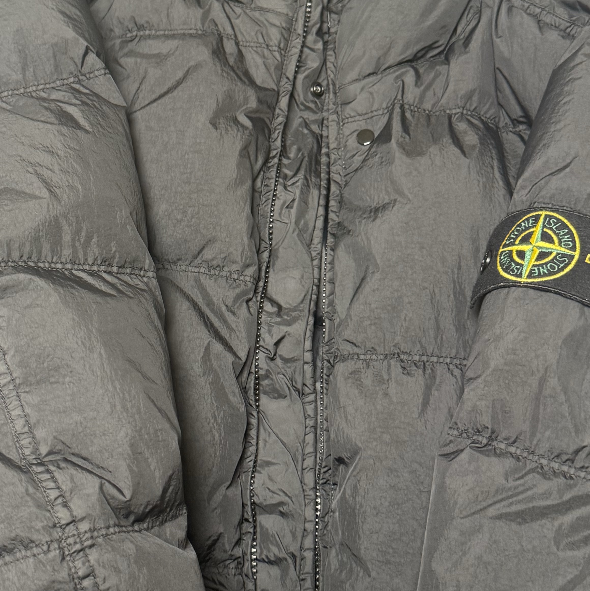 Stone Island 4100011 Crinkle Reps NY Recycled Nylon Hooded Down Jacket Black - 25FW 착용 스타일