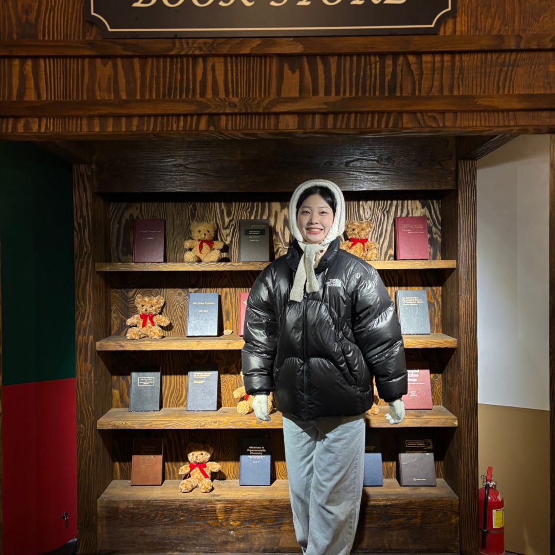 The North Face White Label Wave RDS Down Jacket Black, (W) UGG Tasman II Chestnut 착용 스타일 - 2
