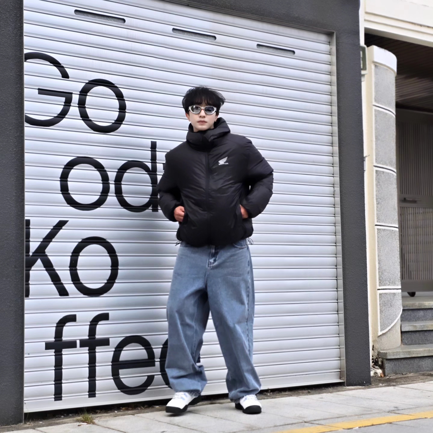 Honda H-Tech Non Quilting Hoodie Jacket Black, NOMANUAL Raw Vision Denim Pants White Blue 착용 스타일 - 6