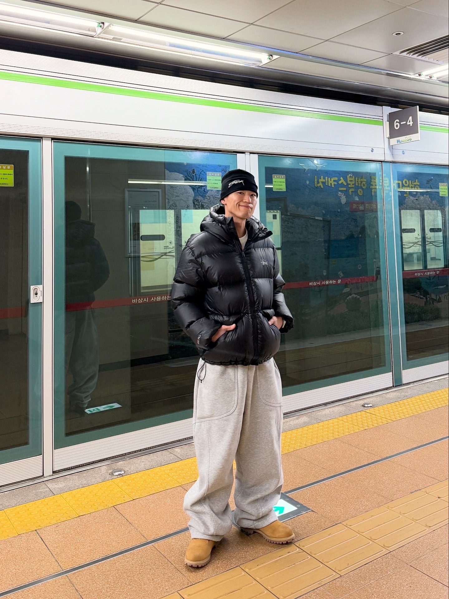 Timberland Premium 6 inch Waterproof Boot Wheat Nubuck - Wide, Stussy Skullcap Chain Stitch Rolled Edge Black 착용 스타일 - 4