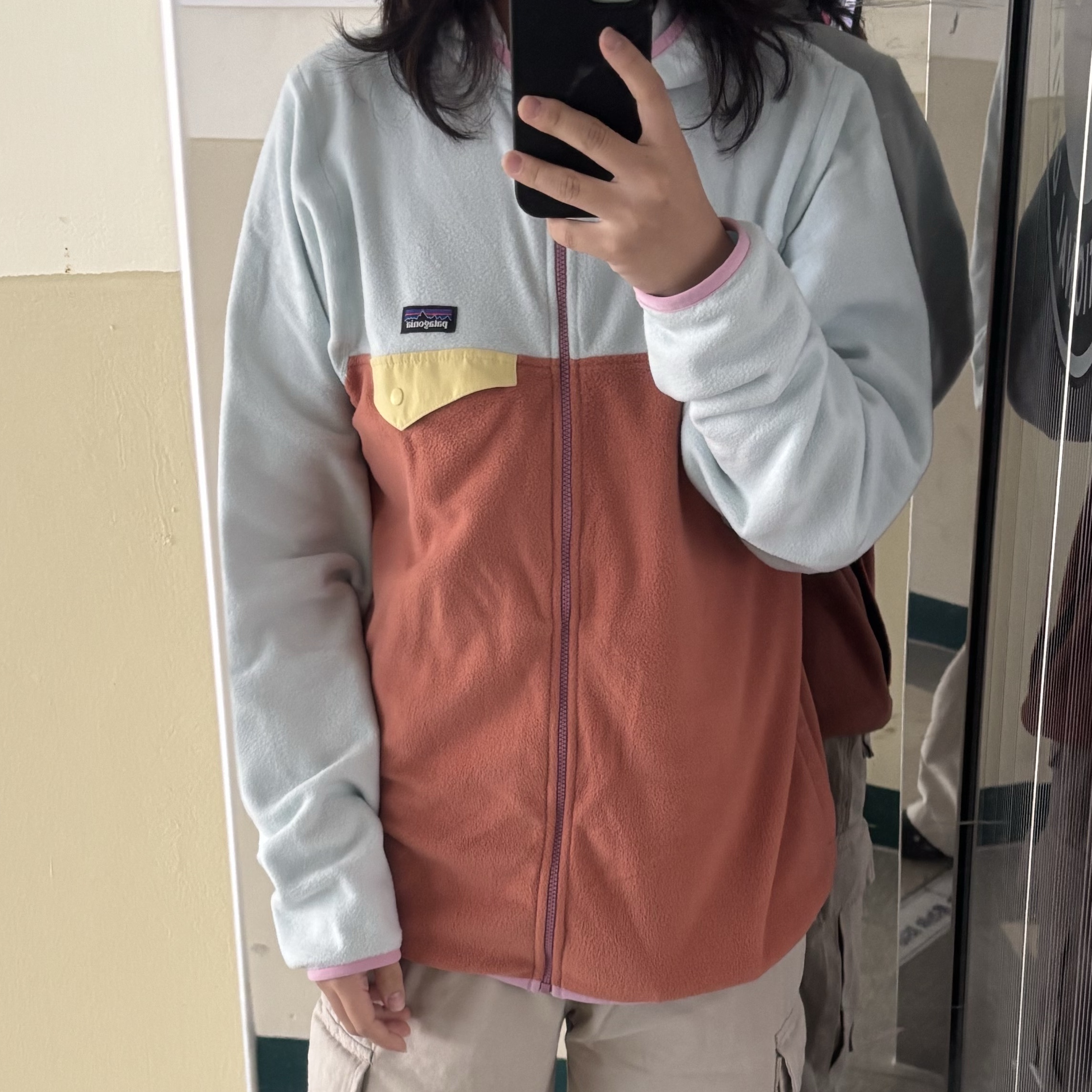 (Kids) Patagonia Micro D Snap-T Fleece Jacket Sienna Clay 착용 스타일
