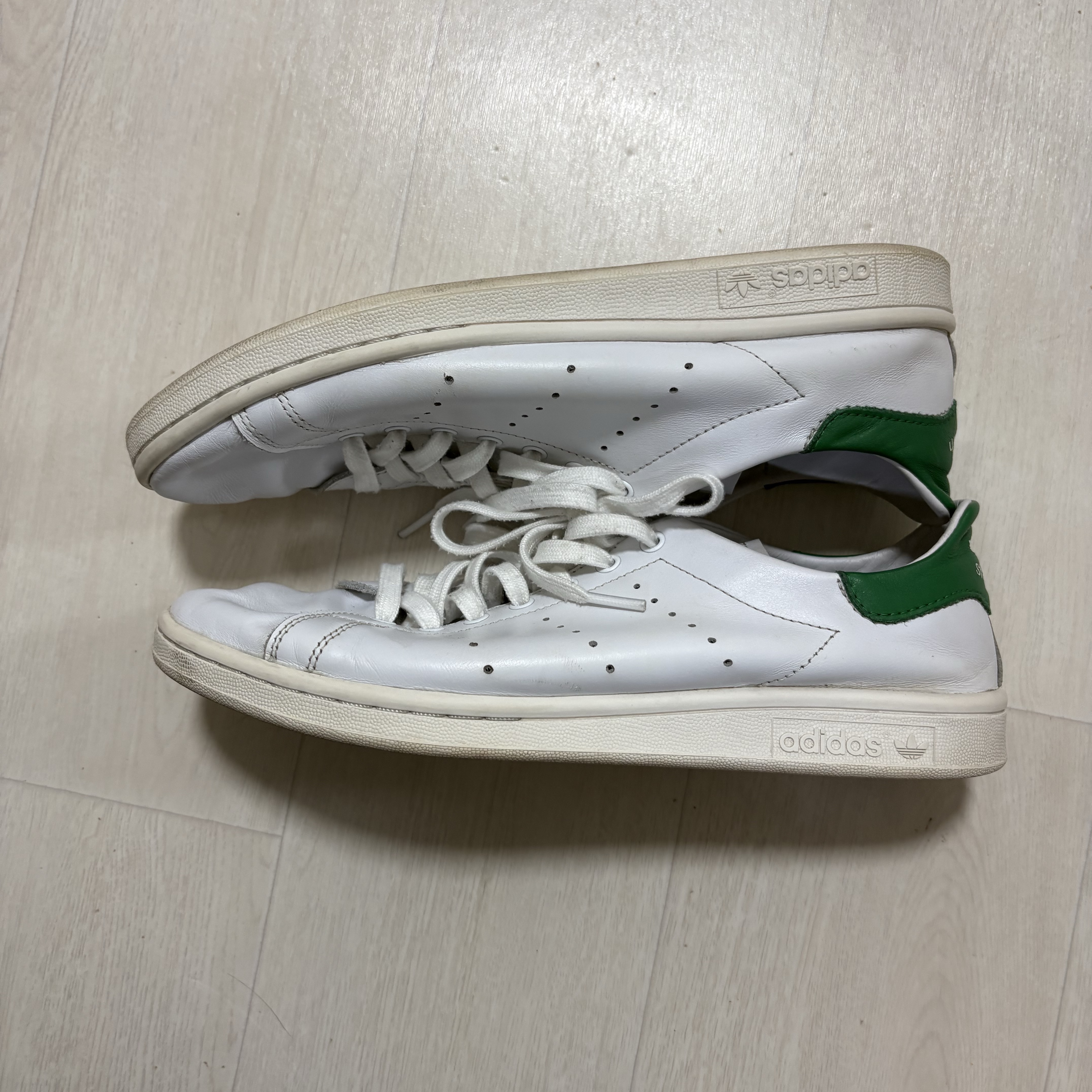 Adidas Stan Smith Decon Cloud White Green 착용 스타일