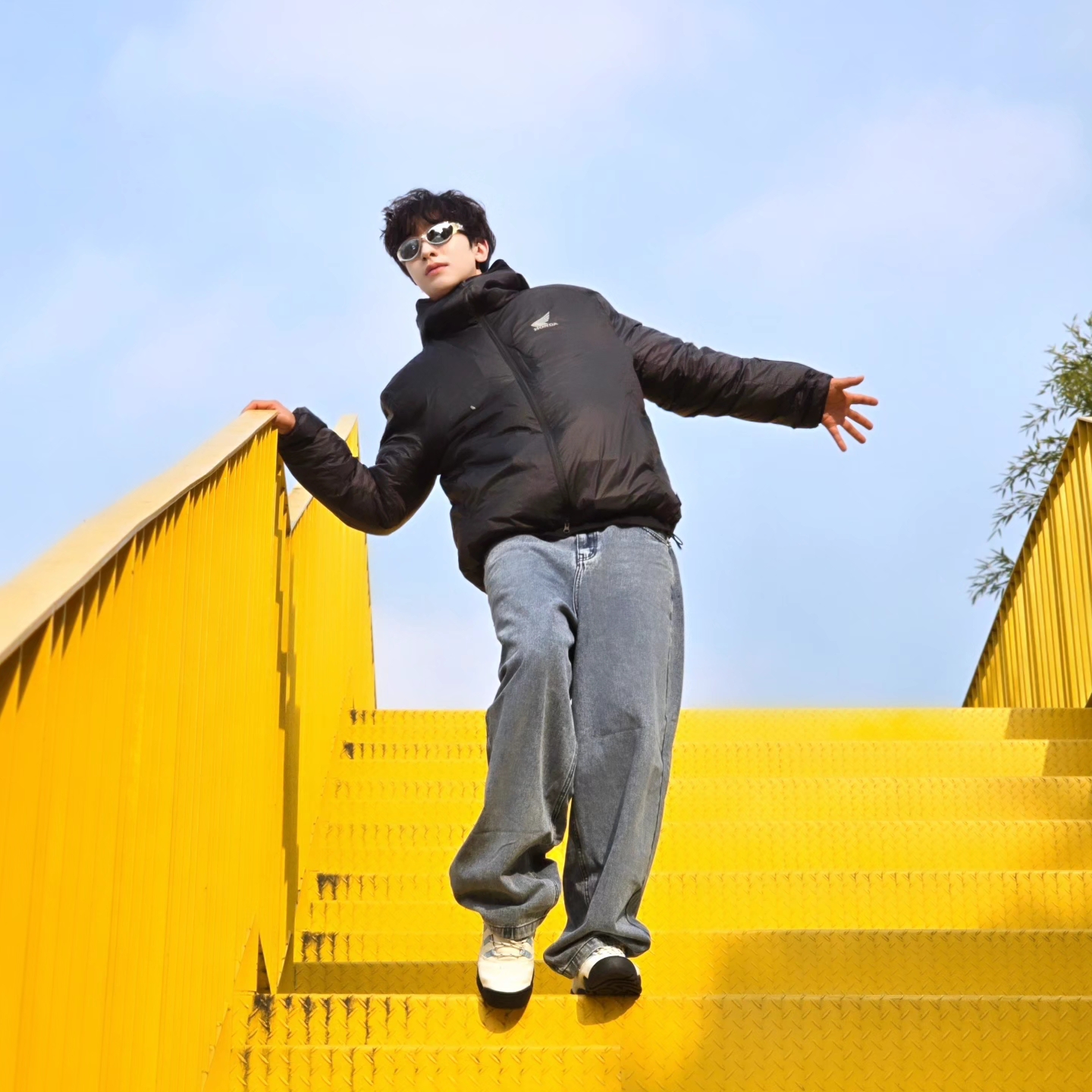 Honda H-Tech Non Quilting Hoodie Jacket Black, NOMANUAL Raw Vision Denim Pants White Blue 착용 스타일 - 3
