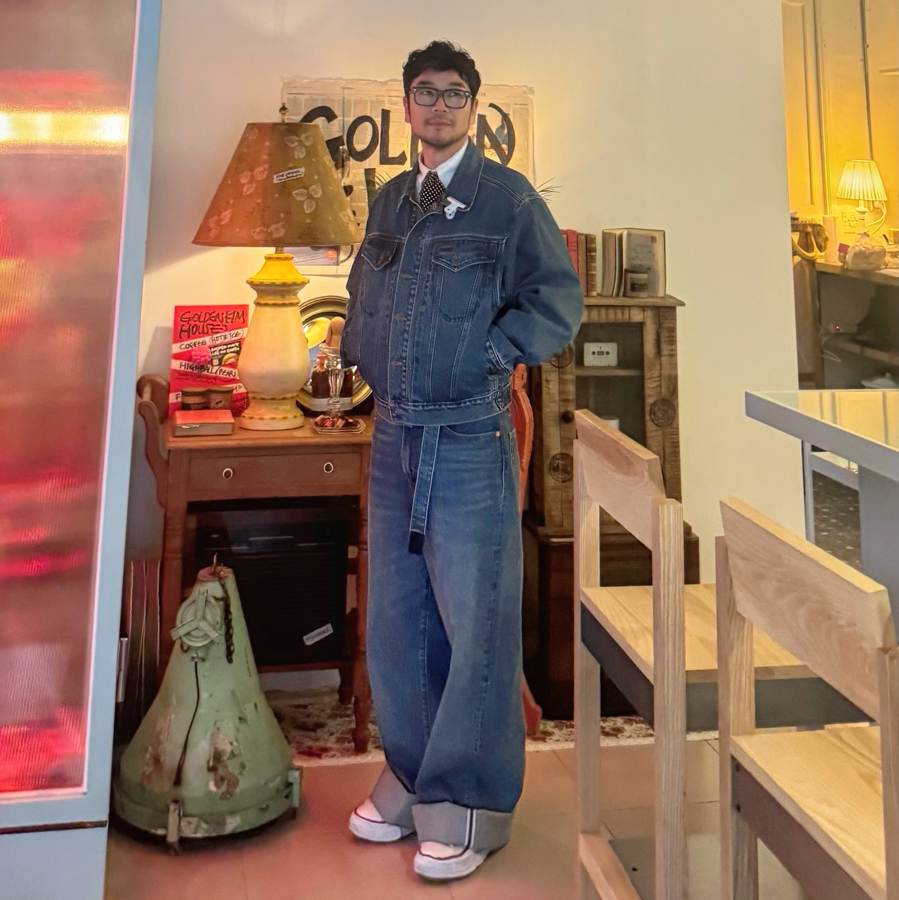 Levi's x Sacai Denim Pants Blue, Maison Mihara Yasuhiro Peterson OG Sole Canvas Low-top Sneakers Natural 착용 스타일 - 3