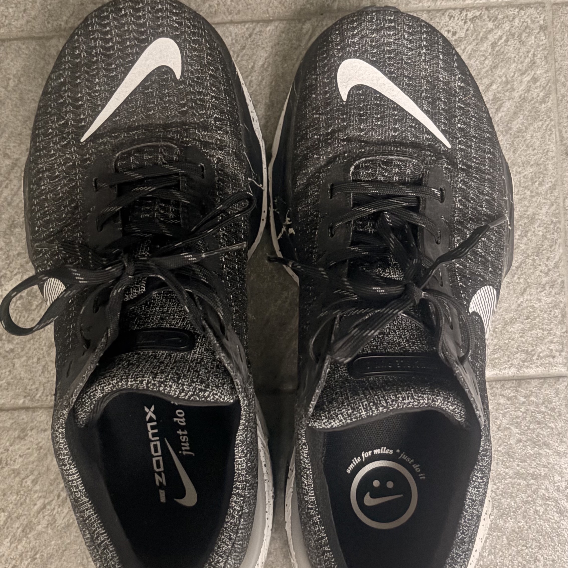 Nike ZoomX Invincible Run Flyknit 3 Black White 착용 스타일
